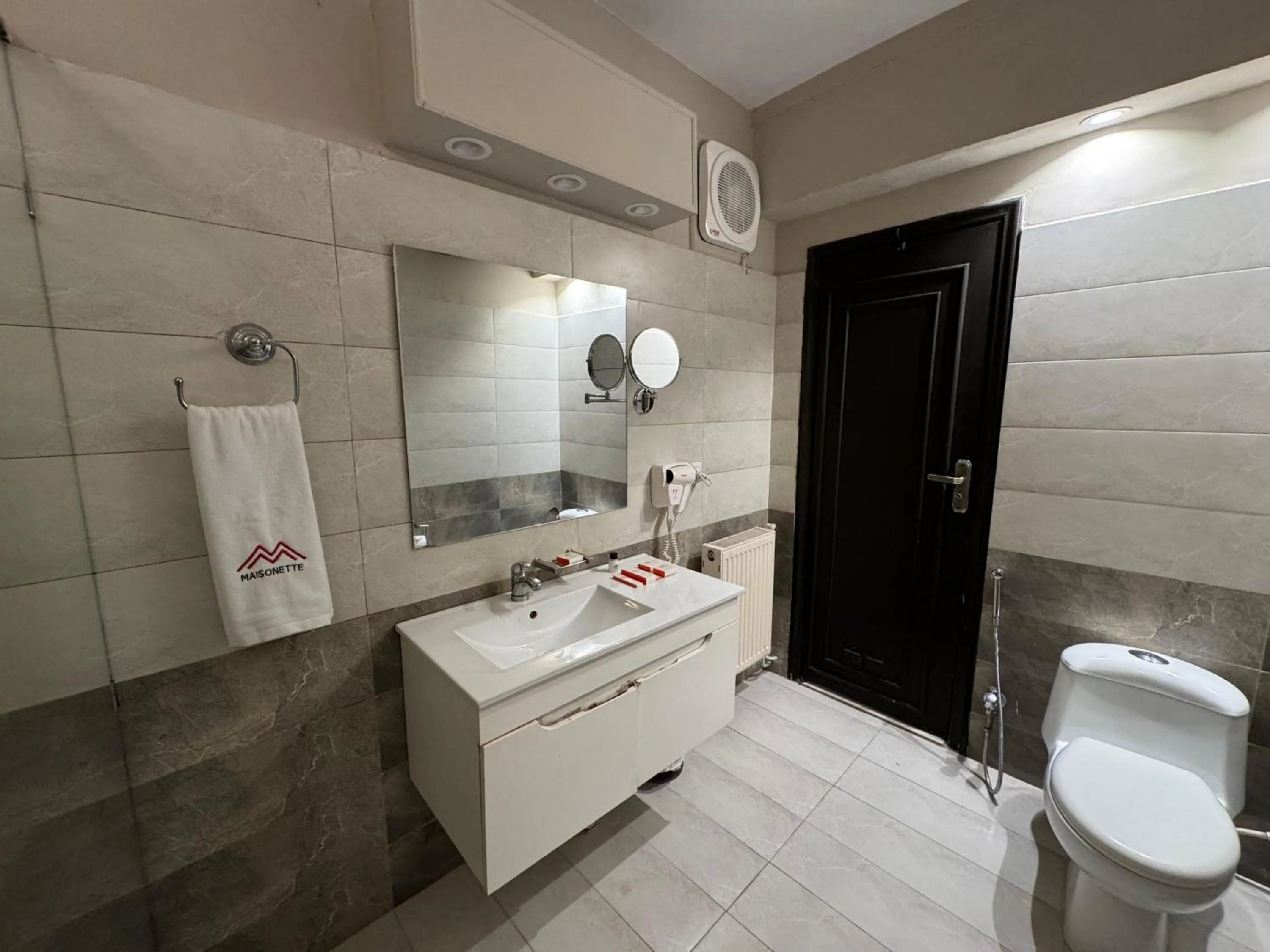 Toilet in Maisonette Firhill Hotel & Resort