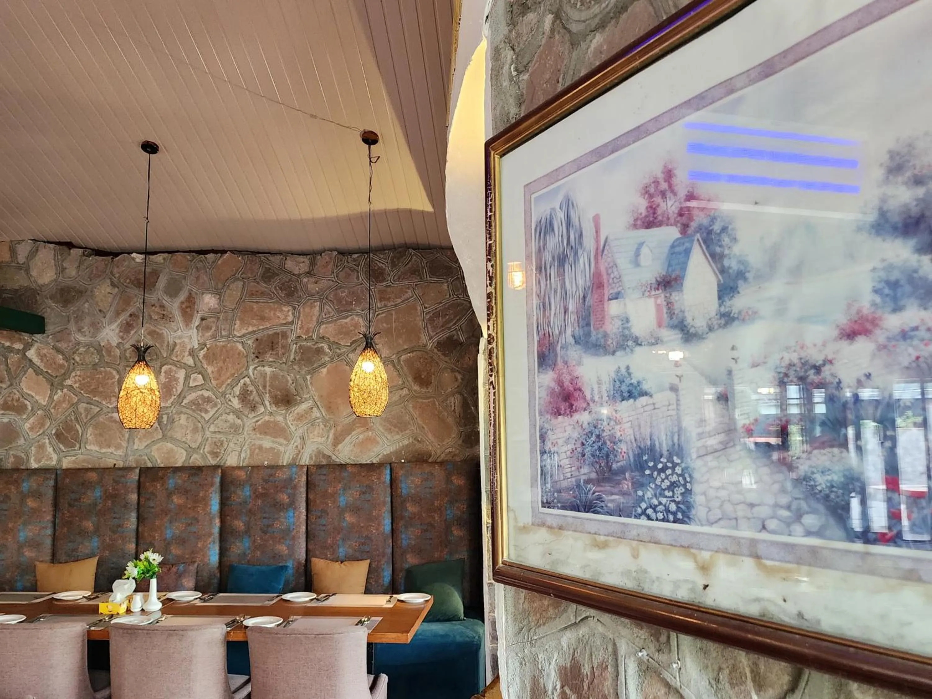 Restaurant/places to eat in Maisonette Firhill Hotel & Resort