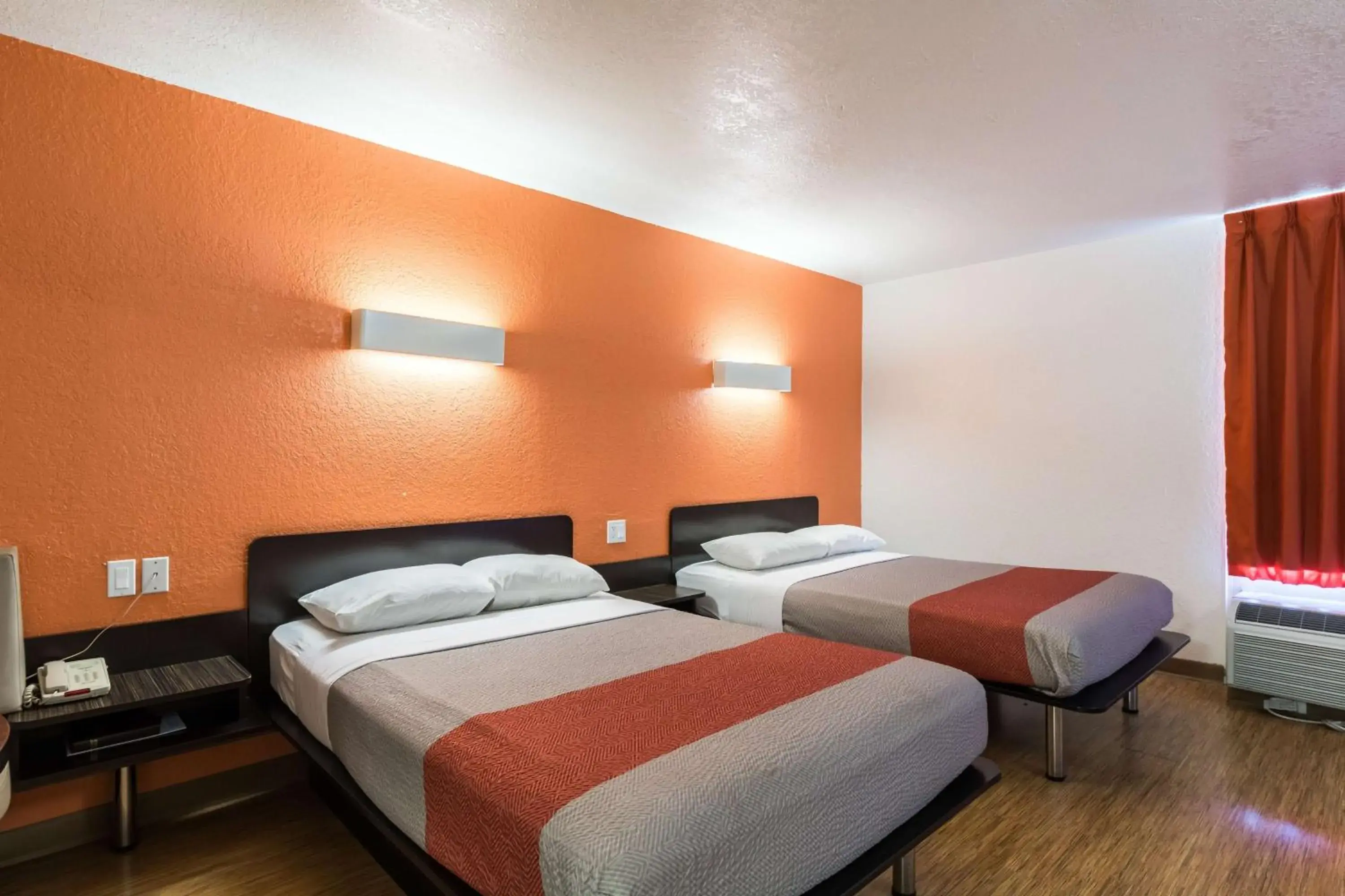 Quadruple Room - single occupancy - Non-Smoking in Motel 6-Uvalde, TX Quadruple Room - single occupancy - Non-Smoking in Motel 6-Uvalde, TX