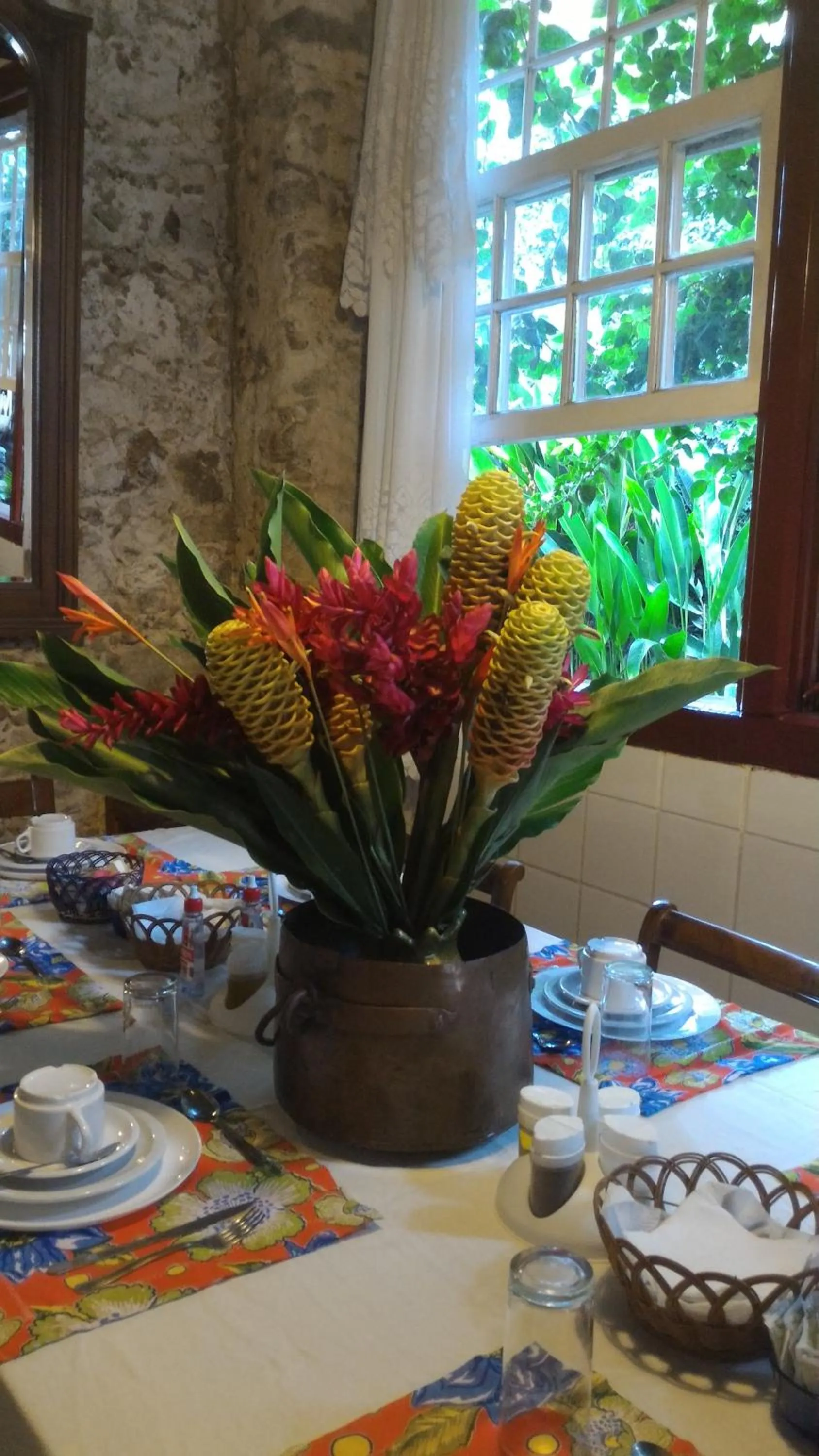 Restaurant/places to eat in Pousada Arte Colonial - Casarão Histórico do Séc XVIII - Lancha Própria