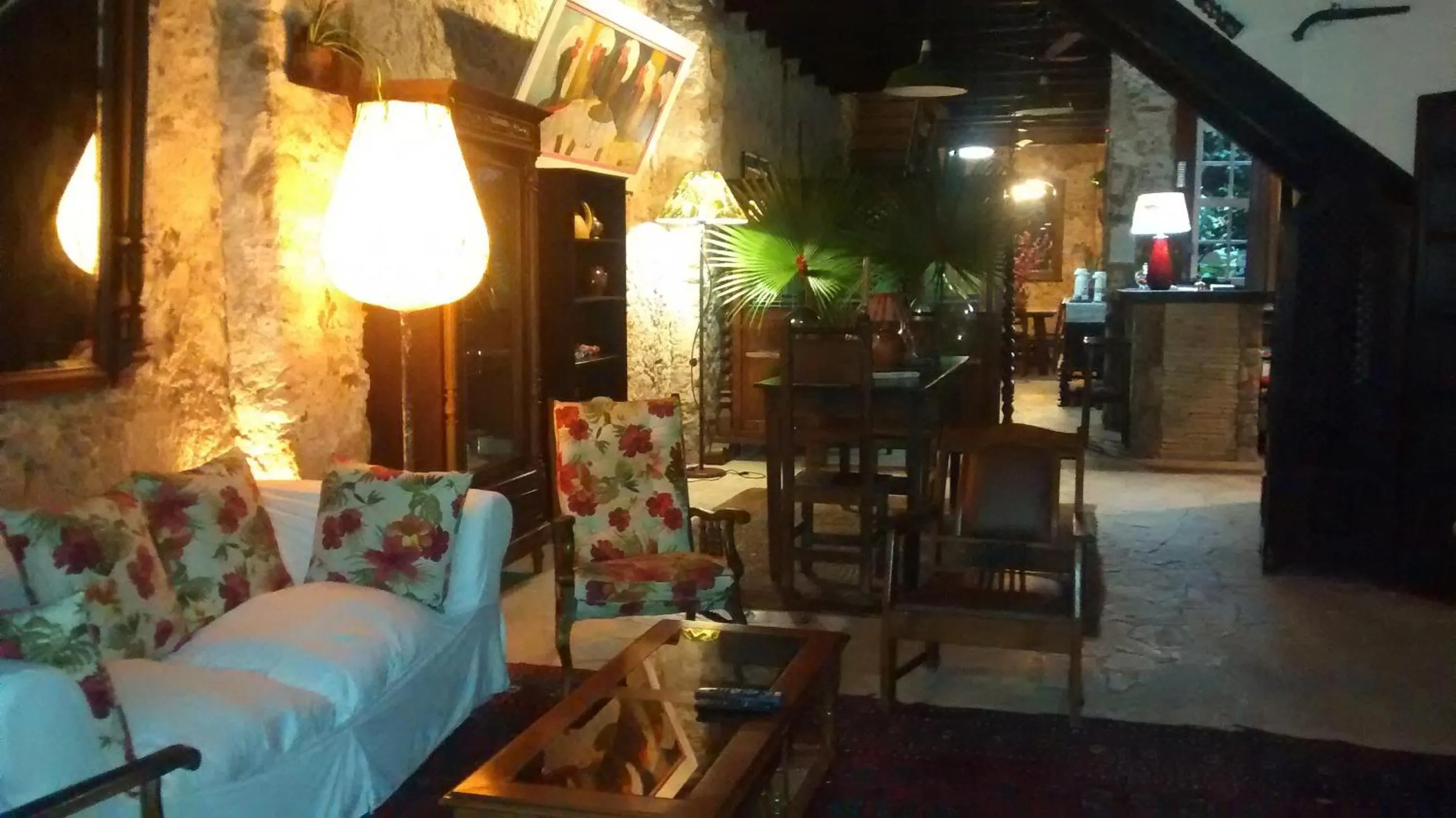 Living room in Pousada Arte Colonial - Casarão Histórico do Séc XVIII - Lancha Própria