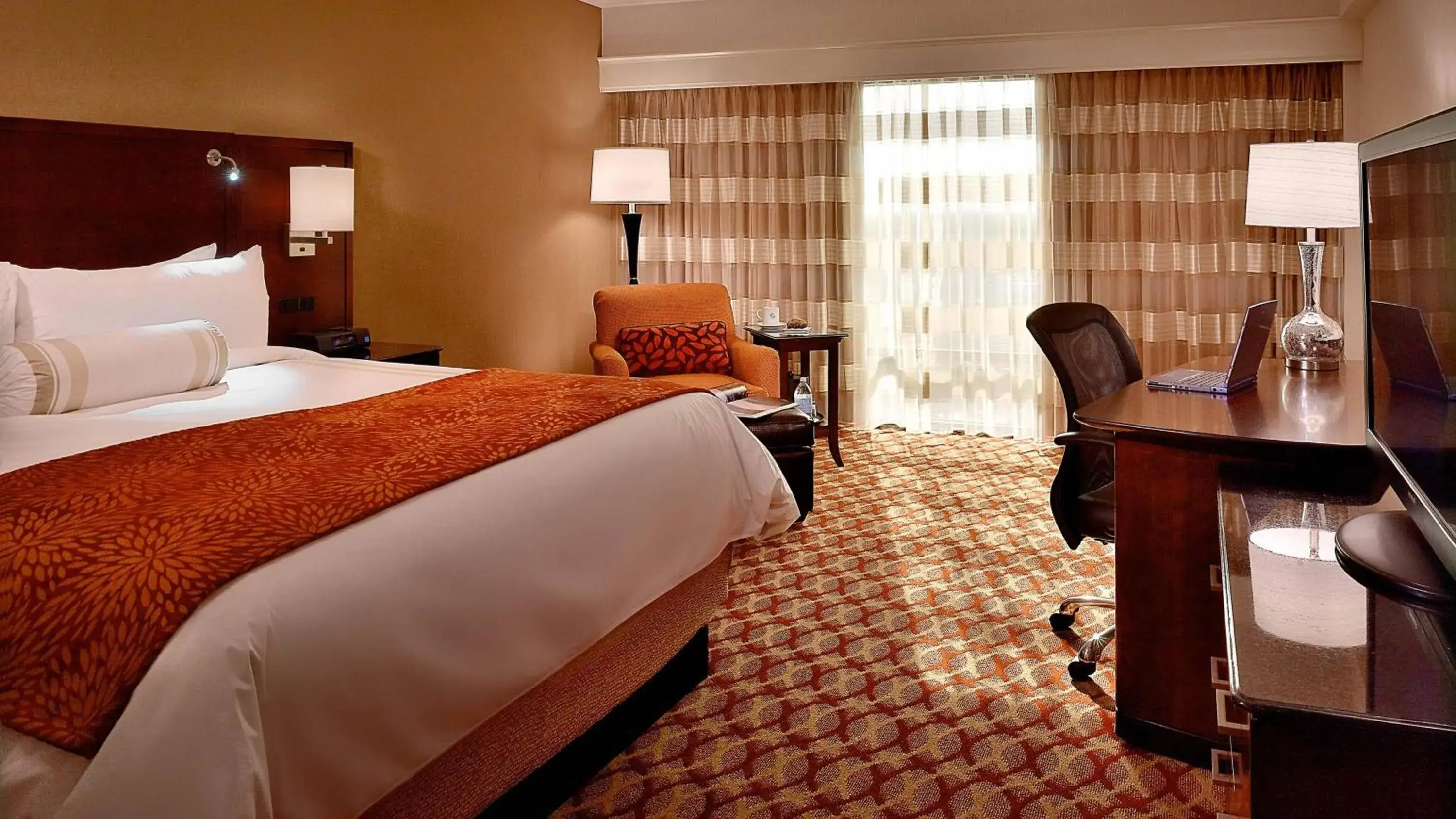 King Room - Concierge Level in Louisville Marriott East King Room - Concierge Level in Louisville Marriott East