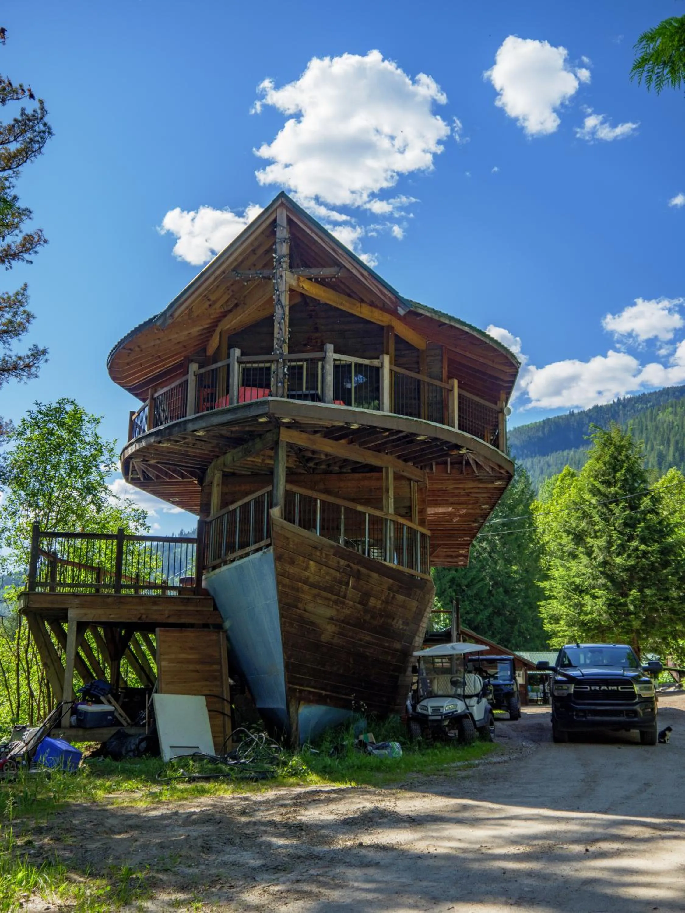 Property building in Noah's Ark Campground