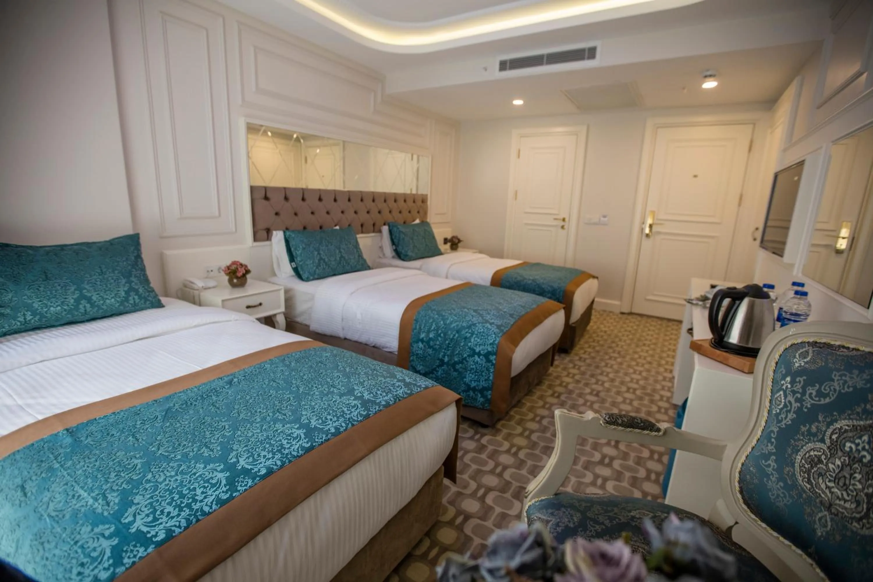 Photo of the whole room, Bed in Palde Hotel & Spa