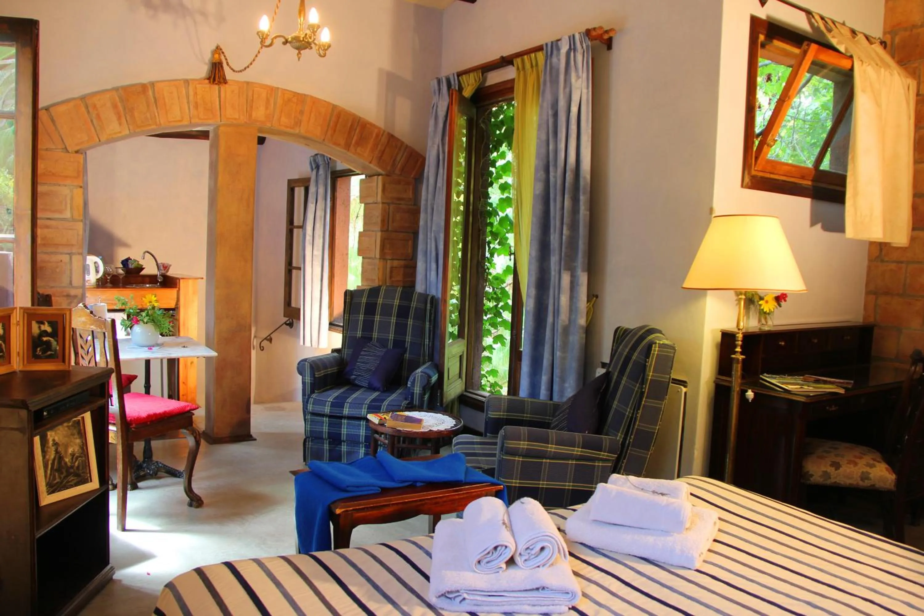 Living room, Bed in Casa Glebinias