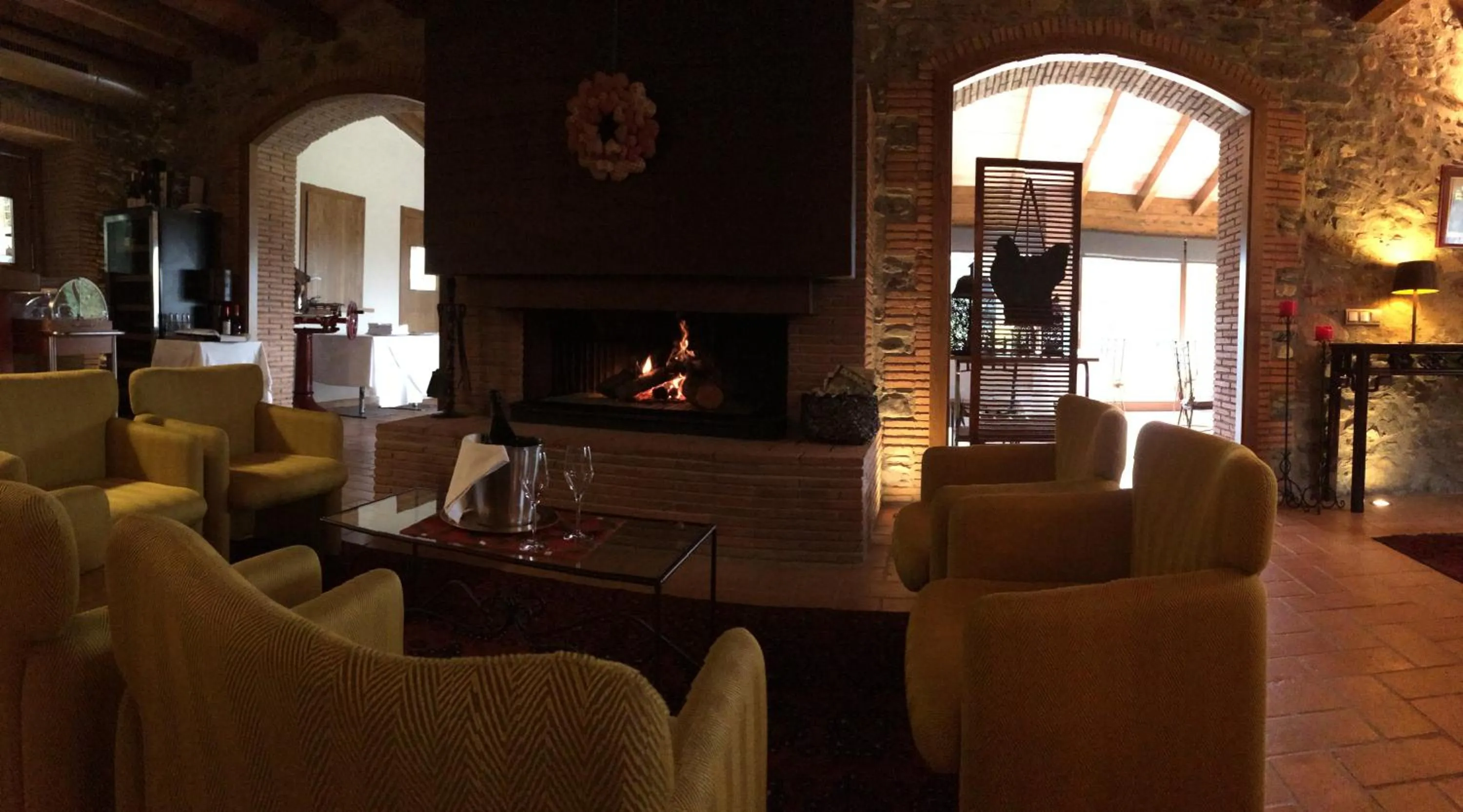 Communal lounge/ TV room in Hotel Rural Can Vila