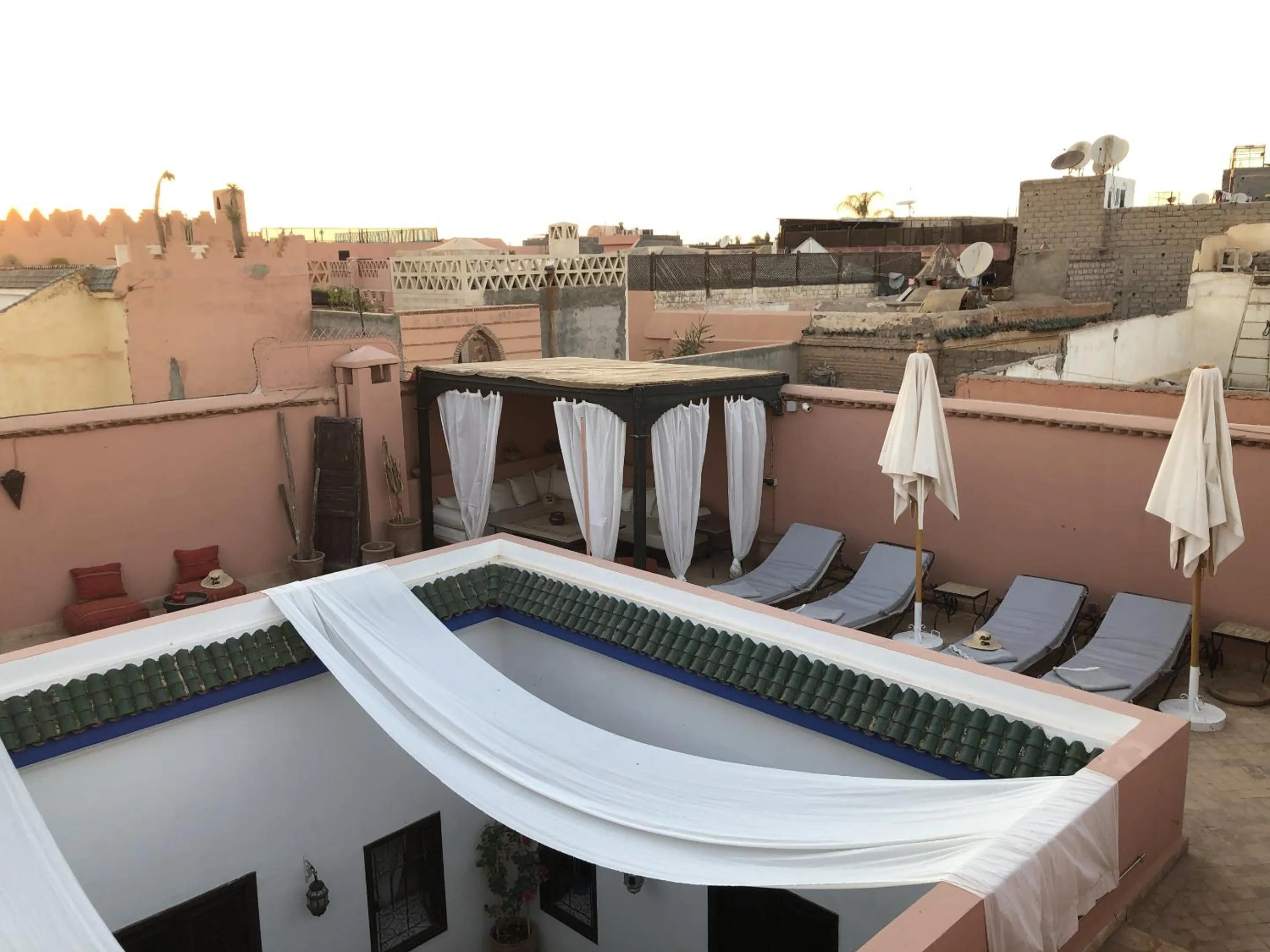 Property building in Riad Sin