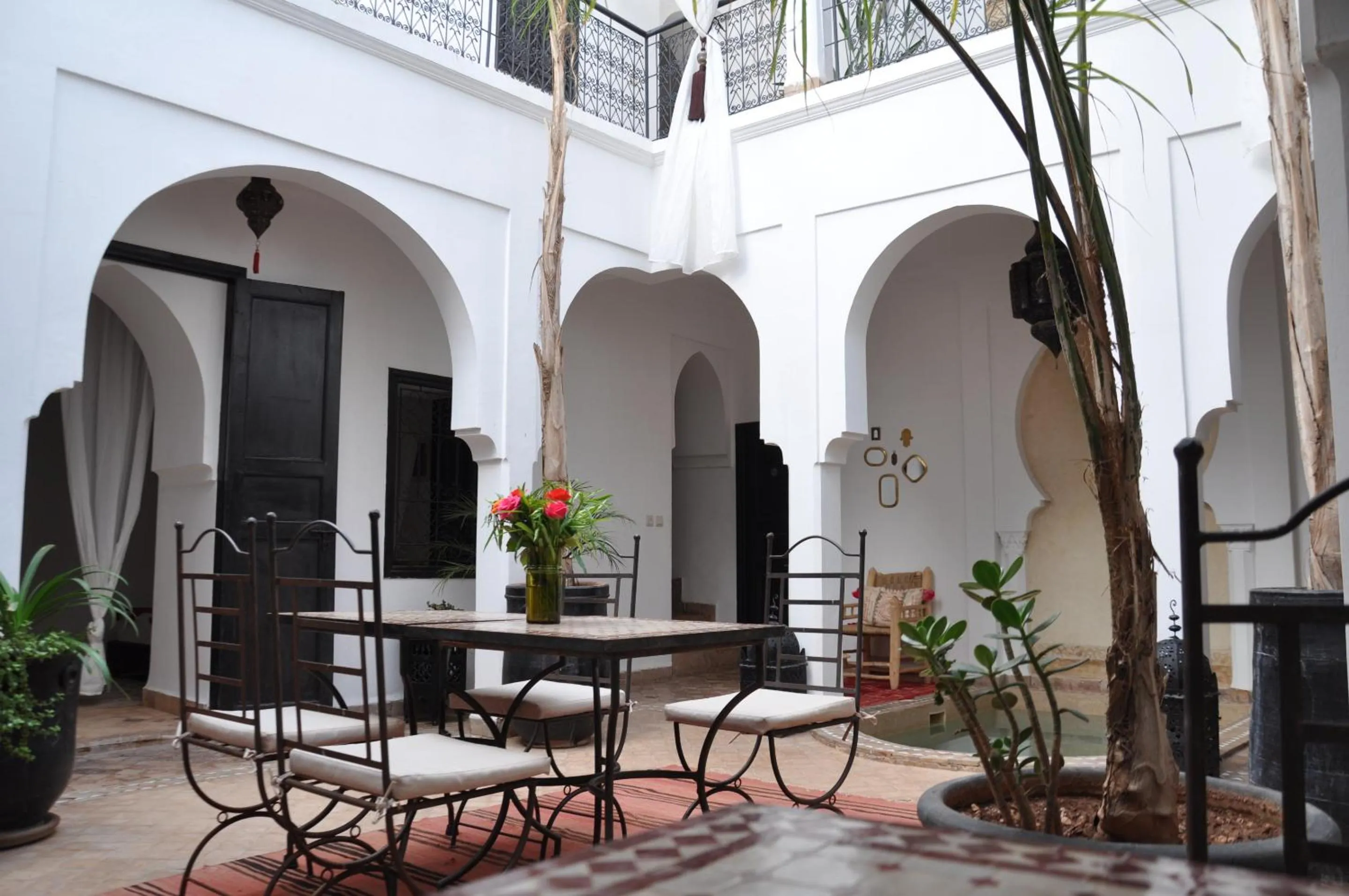 Property building in Riad Sin