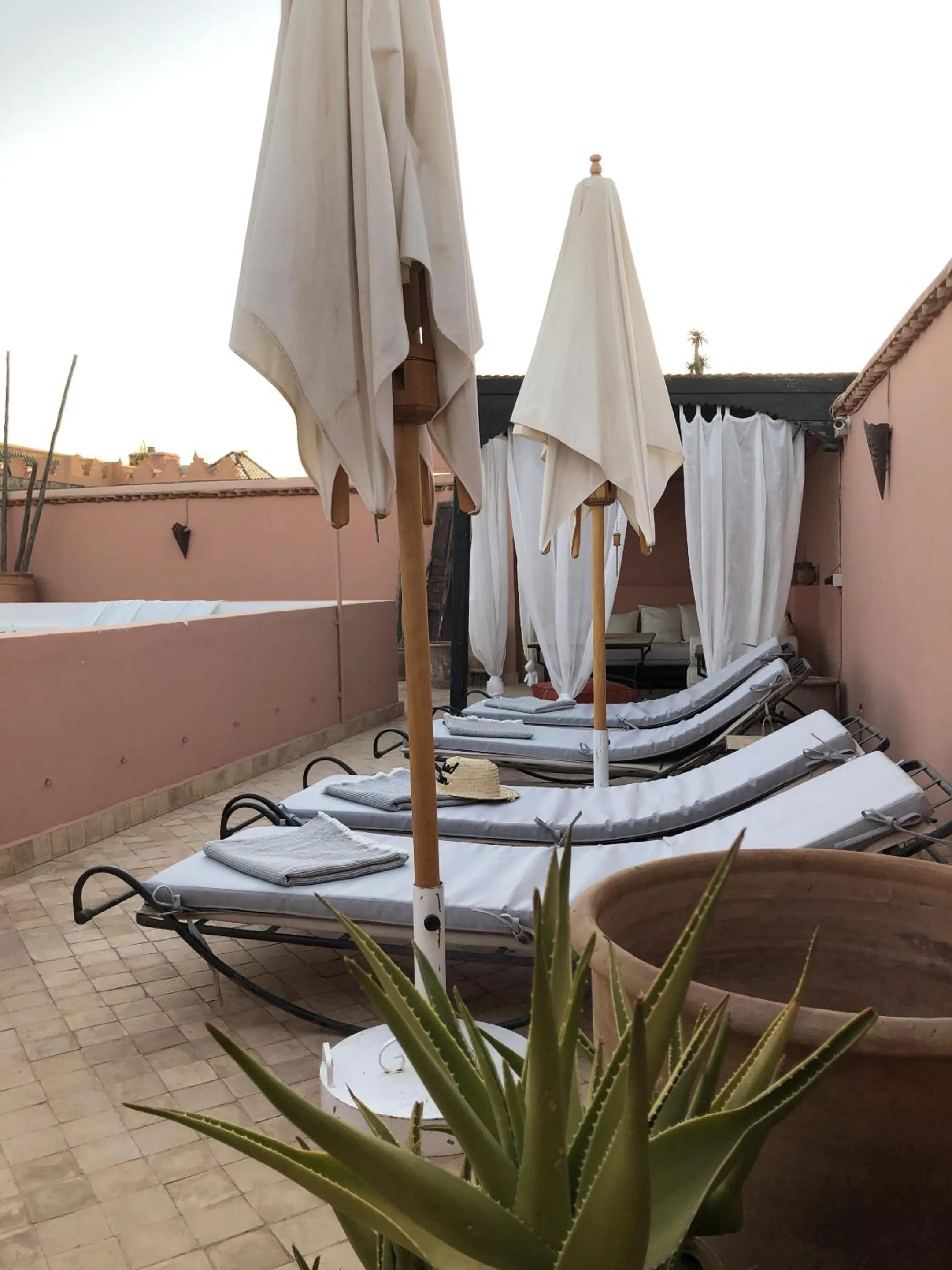 Property building in Riad Sin