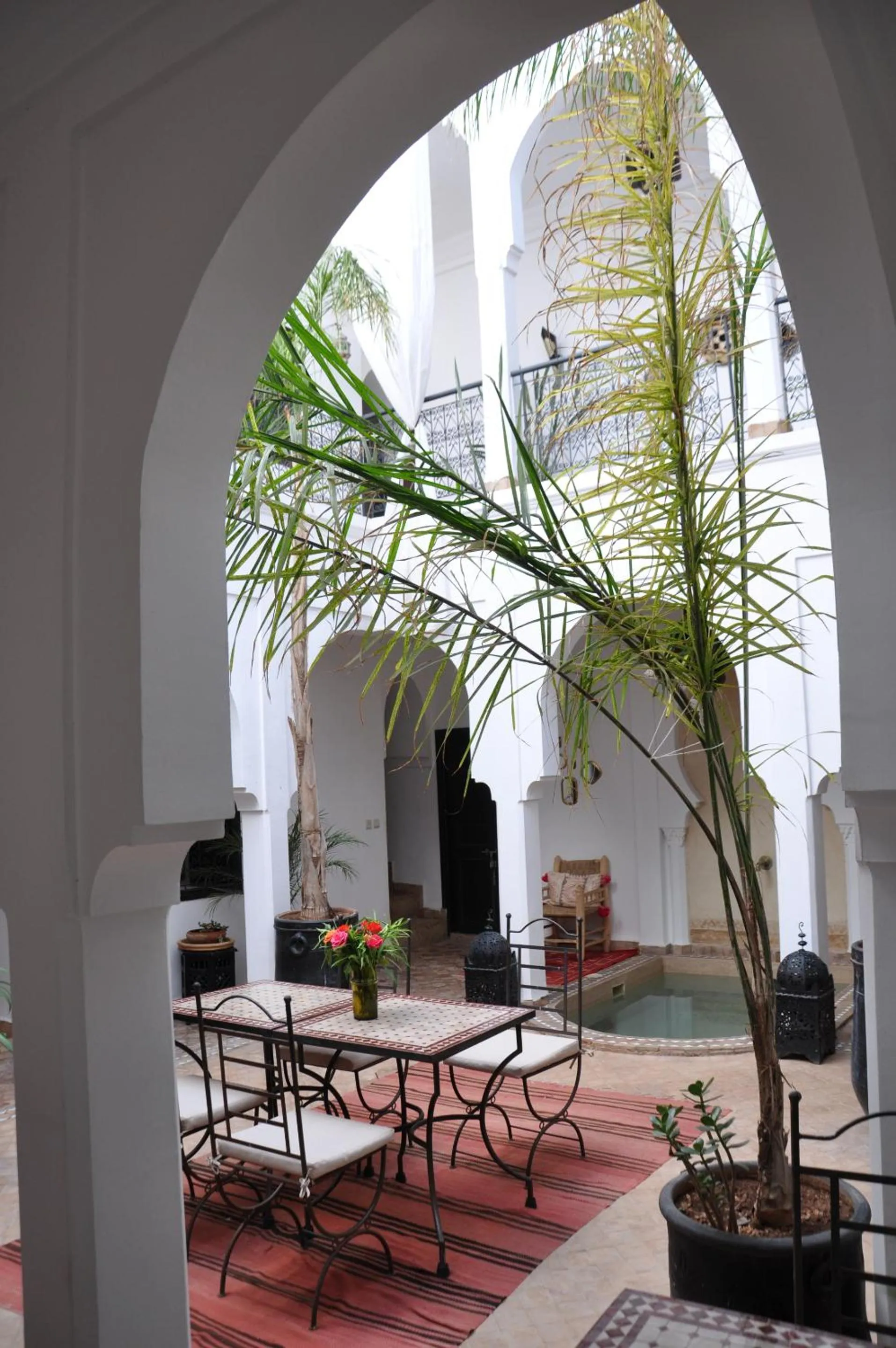 Property building in Riad Sin