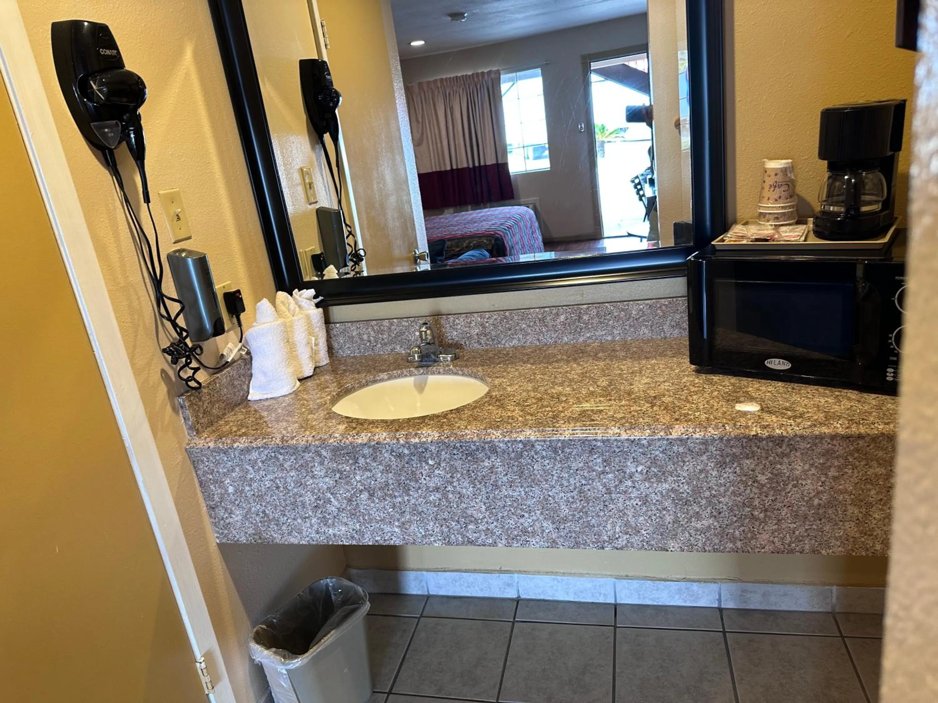 Colonial Inn Hammond