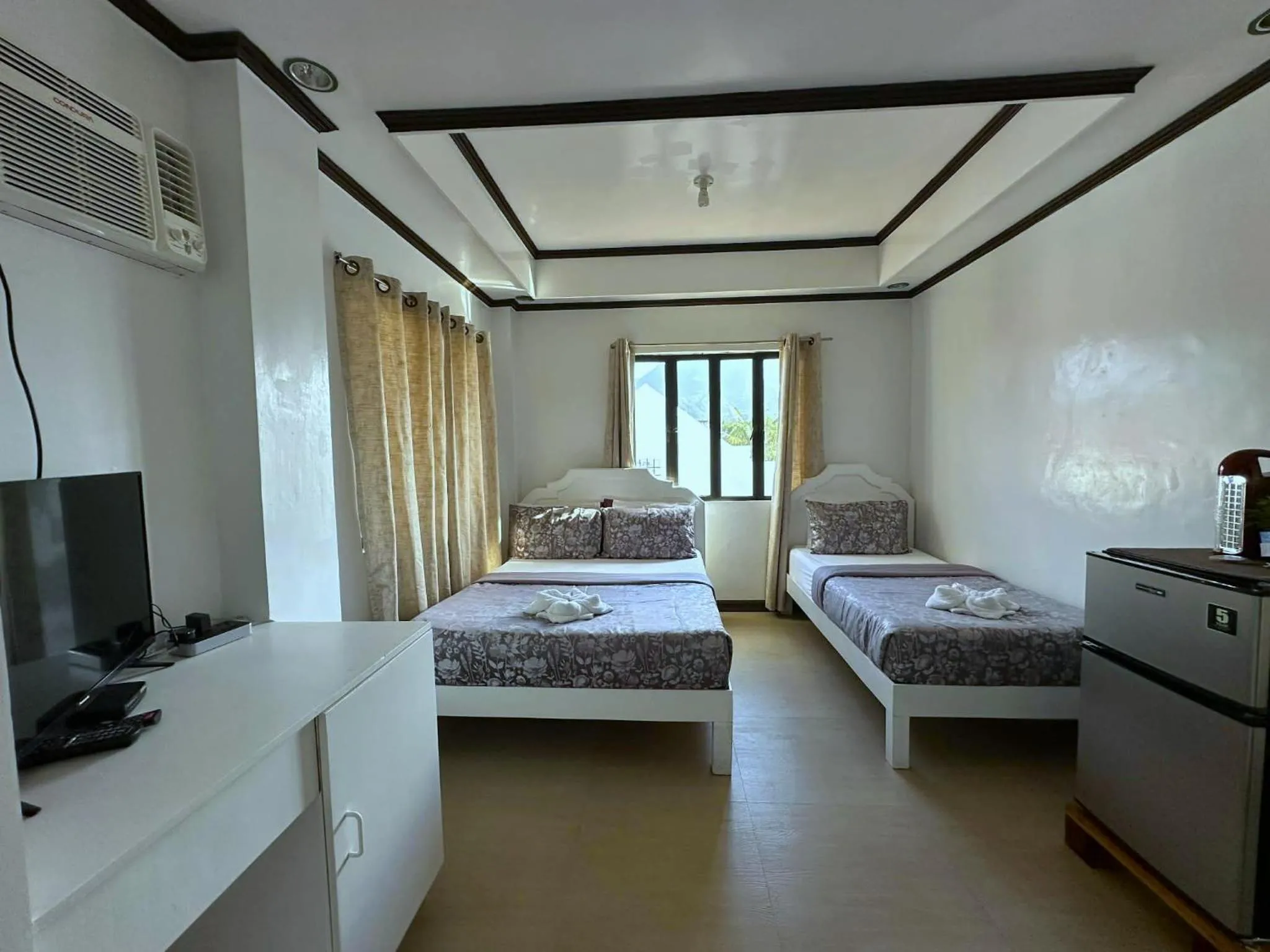 Triple Room with Private Bathroom in Florabells Guest House - Batanes