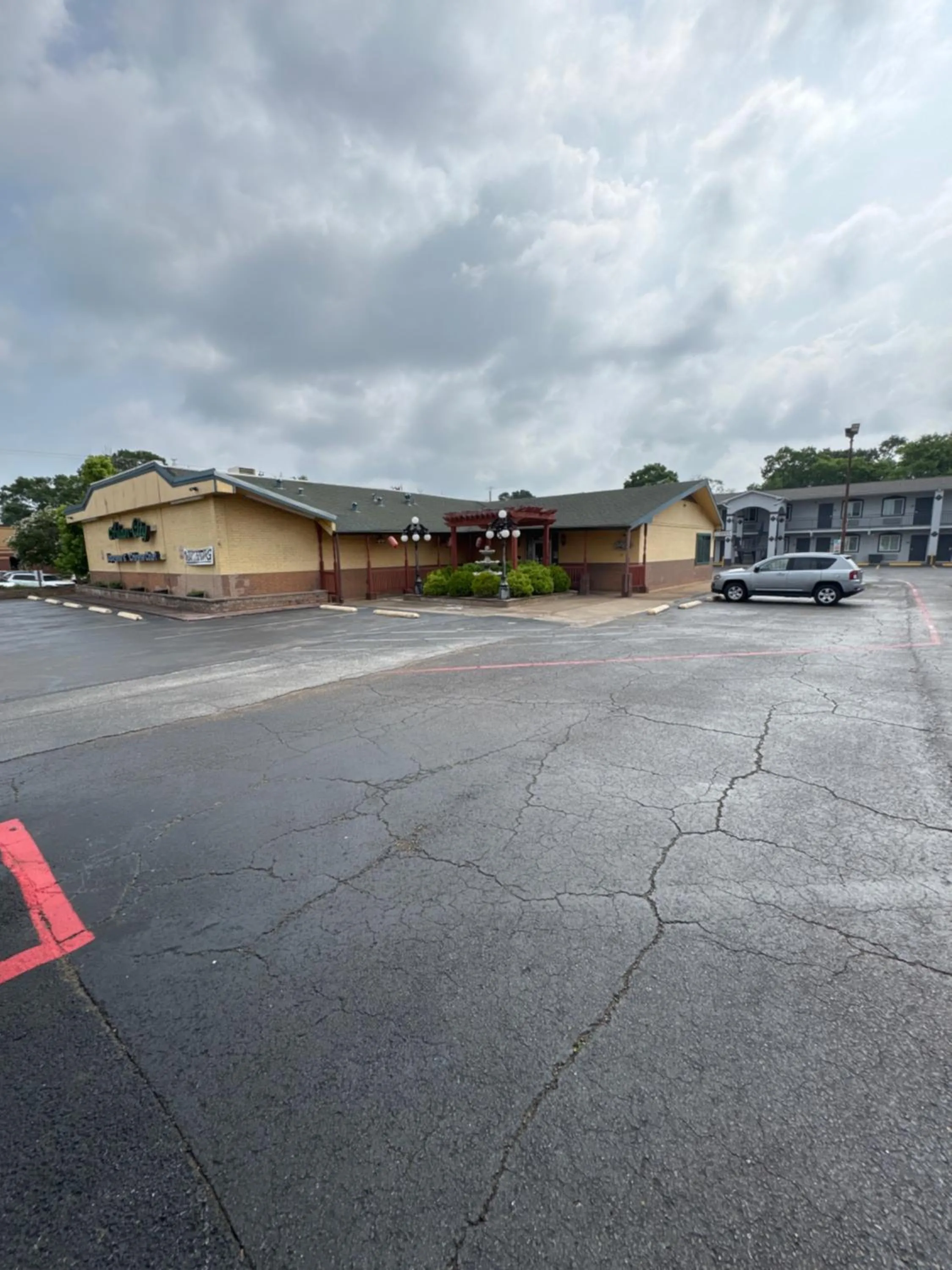 Restaurant/places to eat in Continental Inn and Suites Nacogdoches TX SFA University Downtown