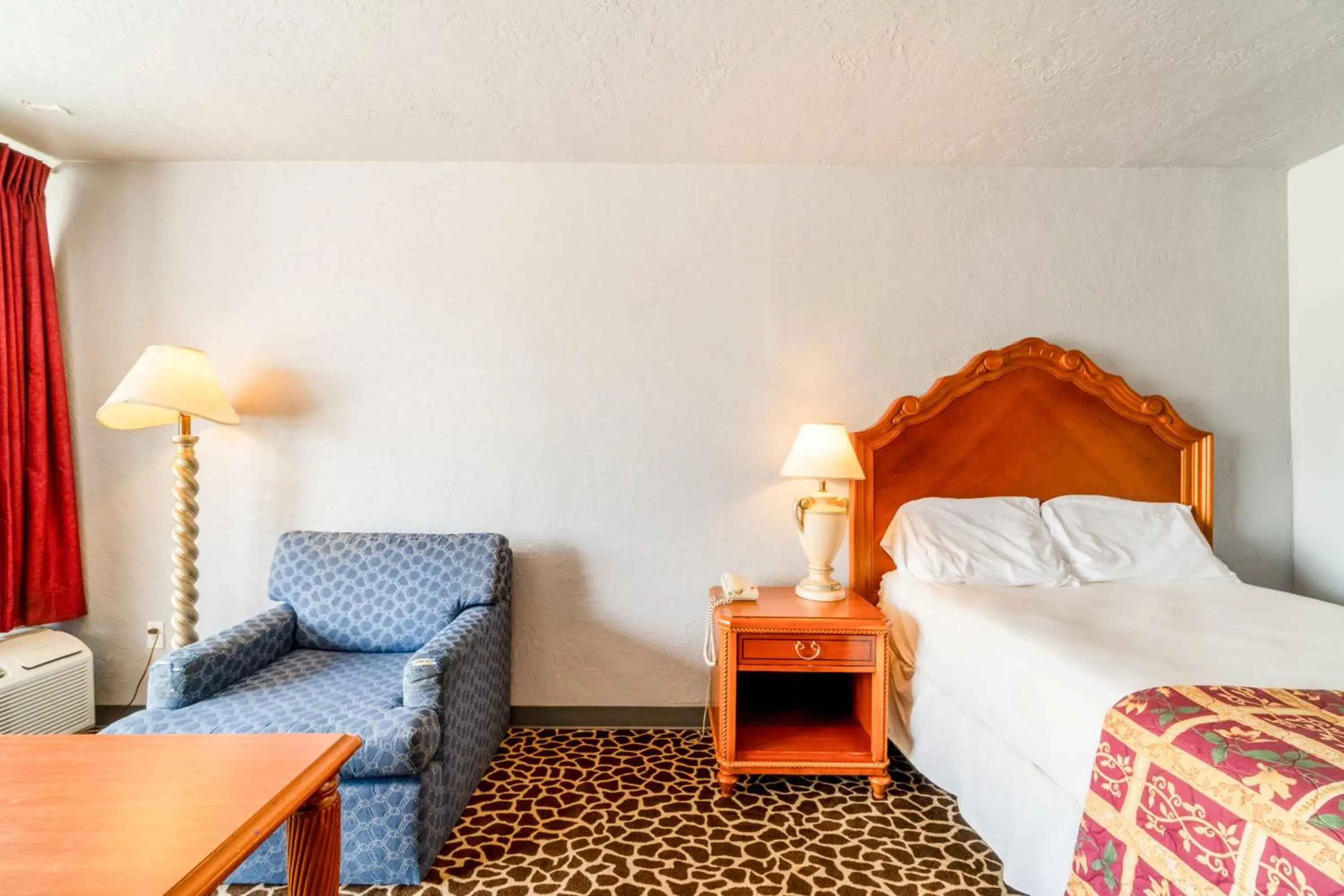 Bedroom, Bed in Castle inn & suites by OYO Lawton Bedroom, Bed in Castle inn & suites by OYO Lawton