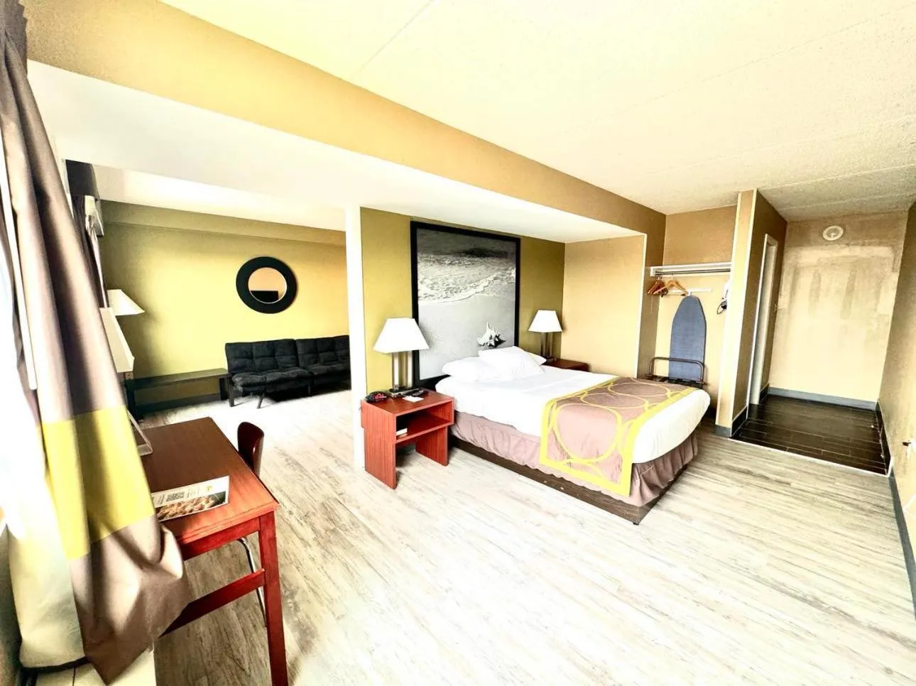 Bedroom in Super 8 by Wyndham Frederick