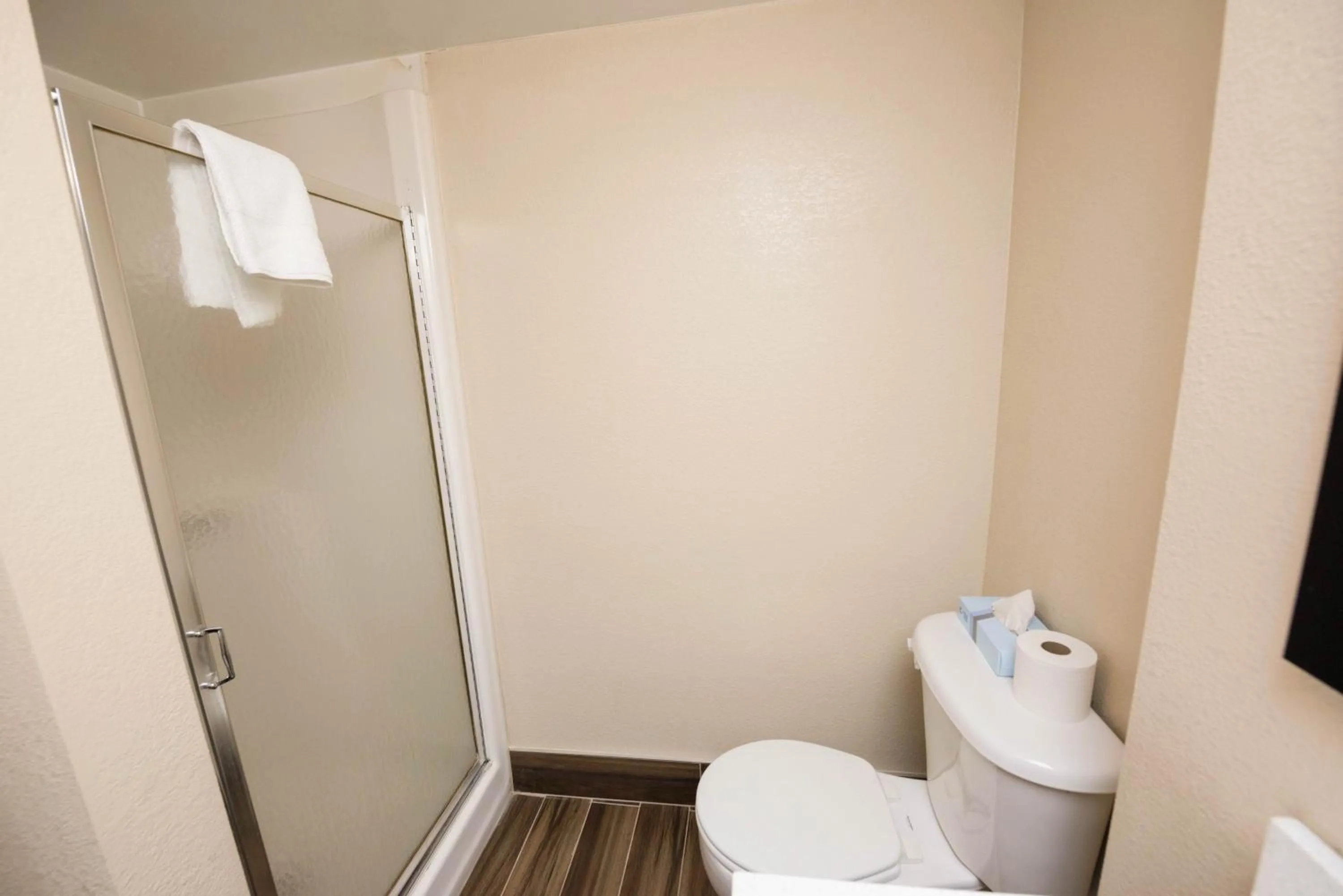 Bathroom in Super 8 by Wyndham Frederick