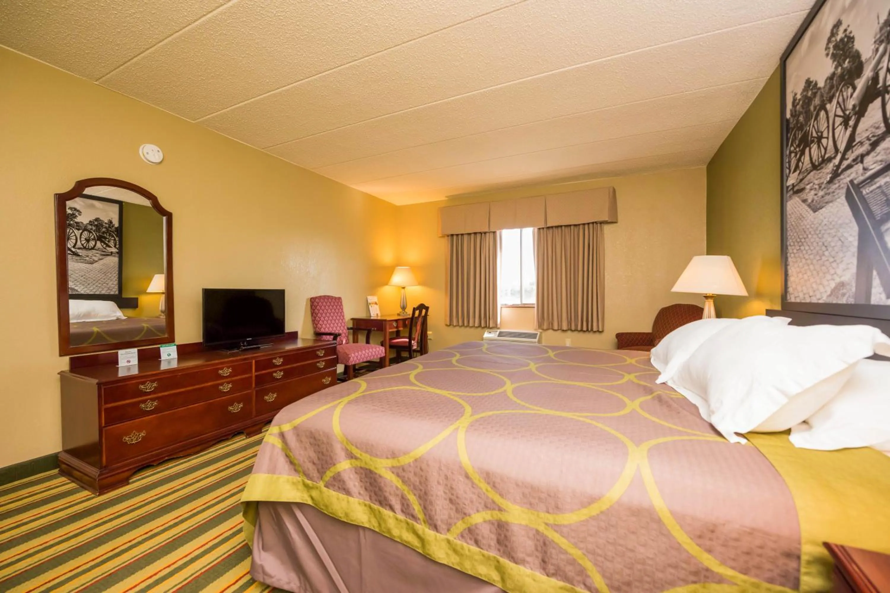 Bedroom in Super 8 by Wyndham Frederick