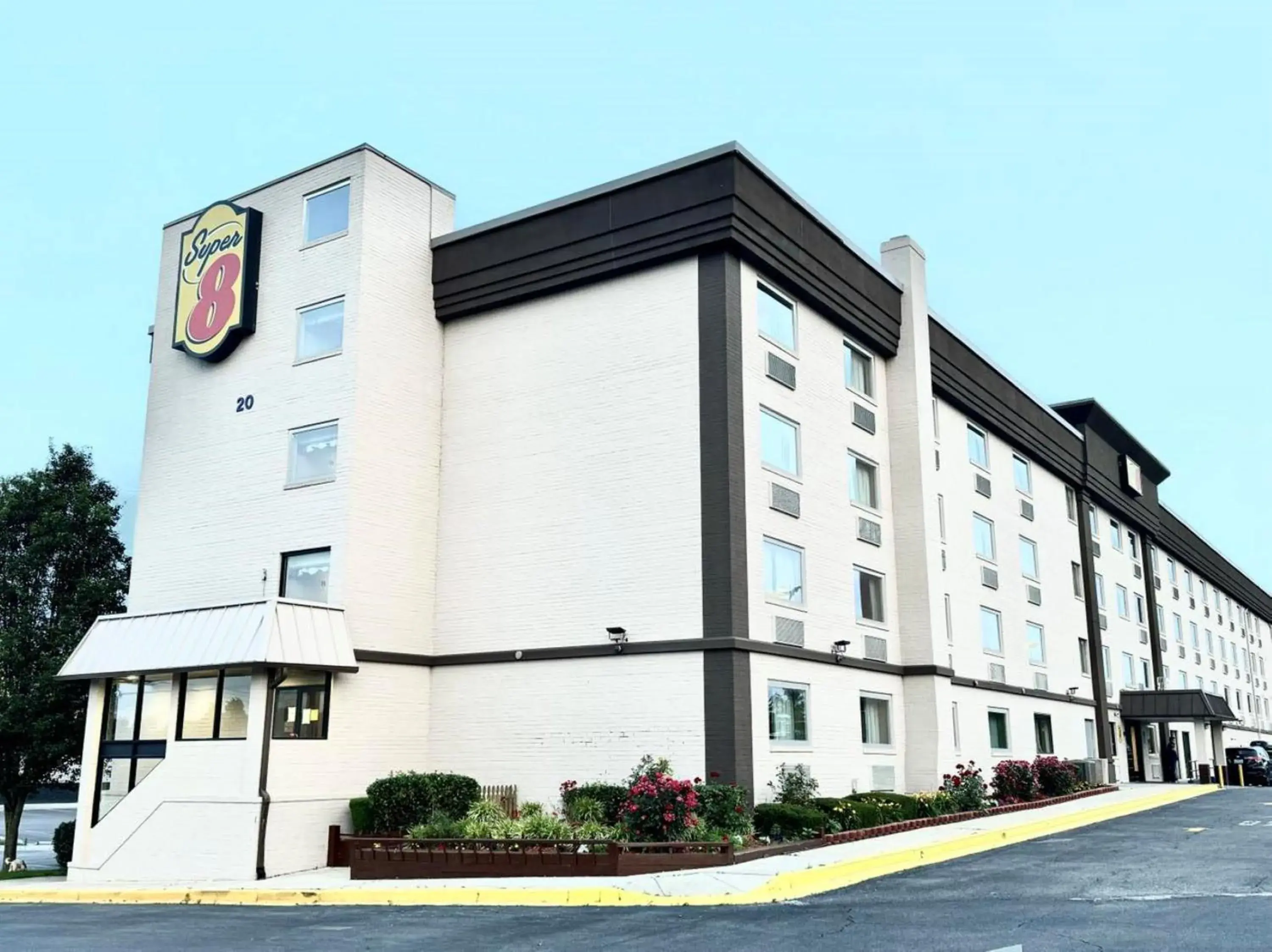 Property building in Super 8 by Wyndham Frederick Property building in Super 8 by Wyndham Frederick