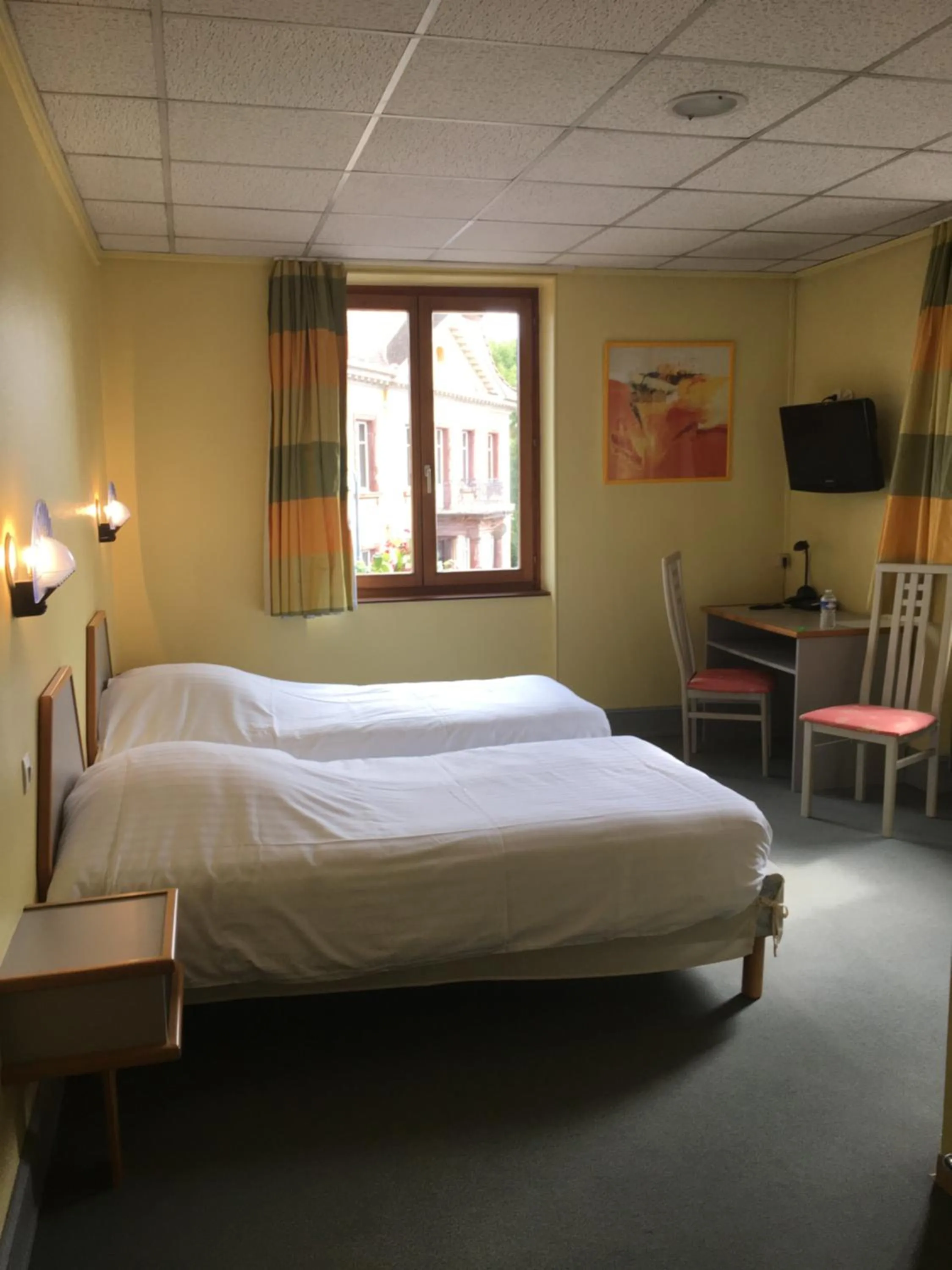 Bed in Hostellerie d'Alsace