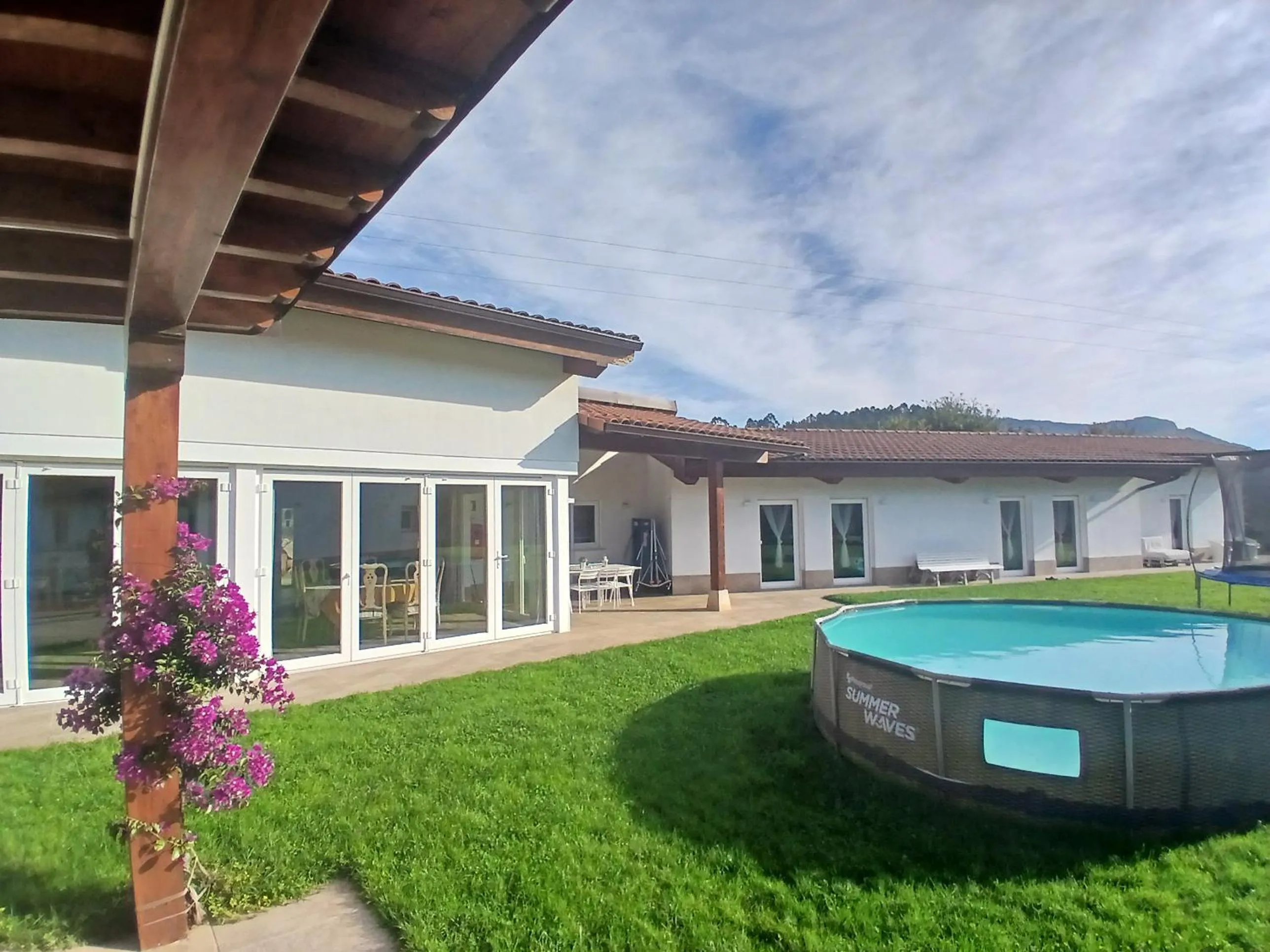 Swimming pool in Casa Rural Txokoetxe
