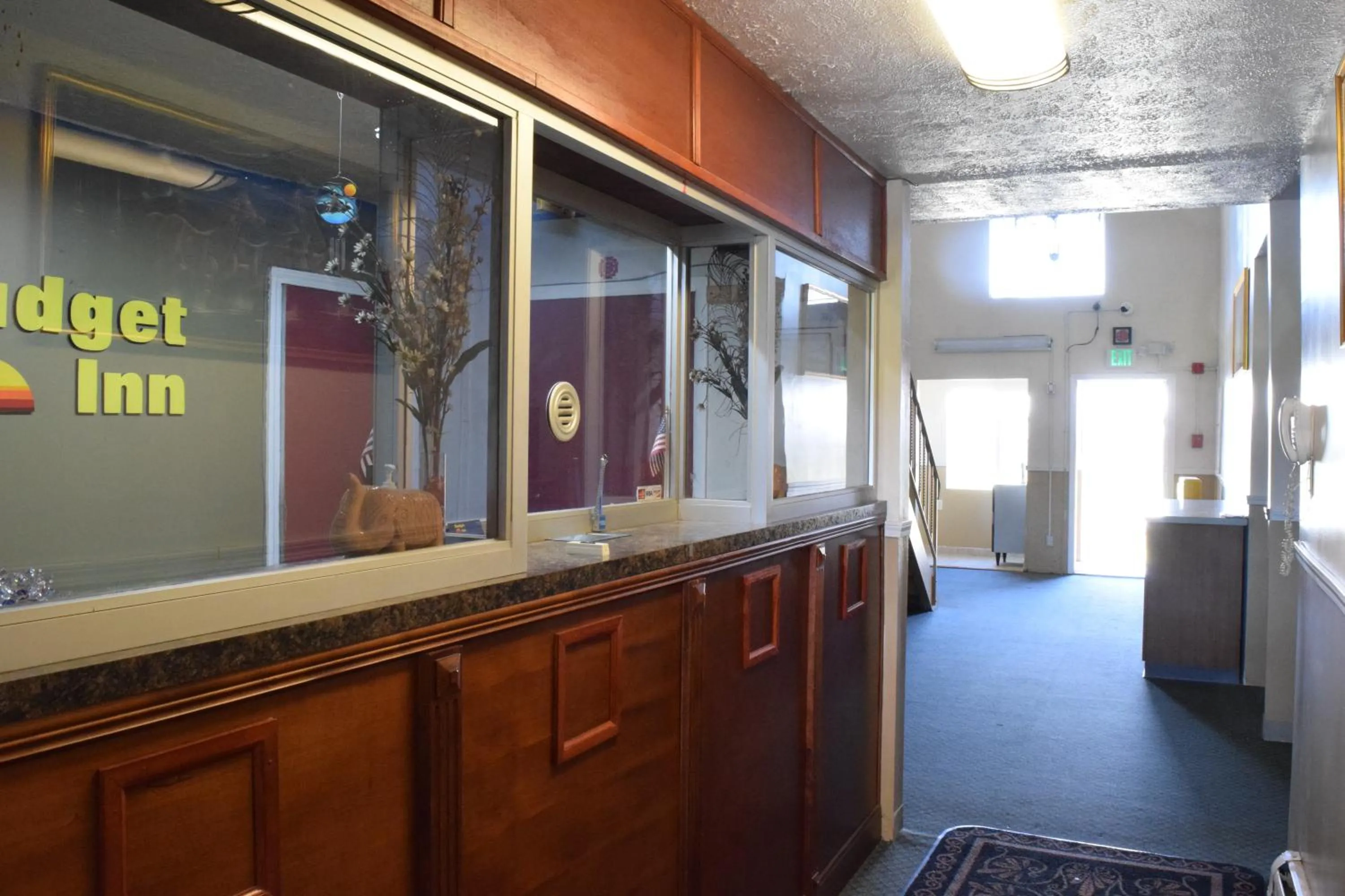 Lobby or reception in Budget Inn Ontario