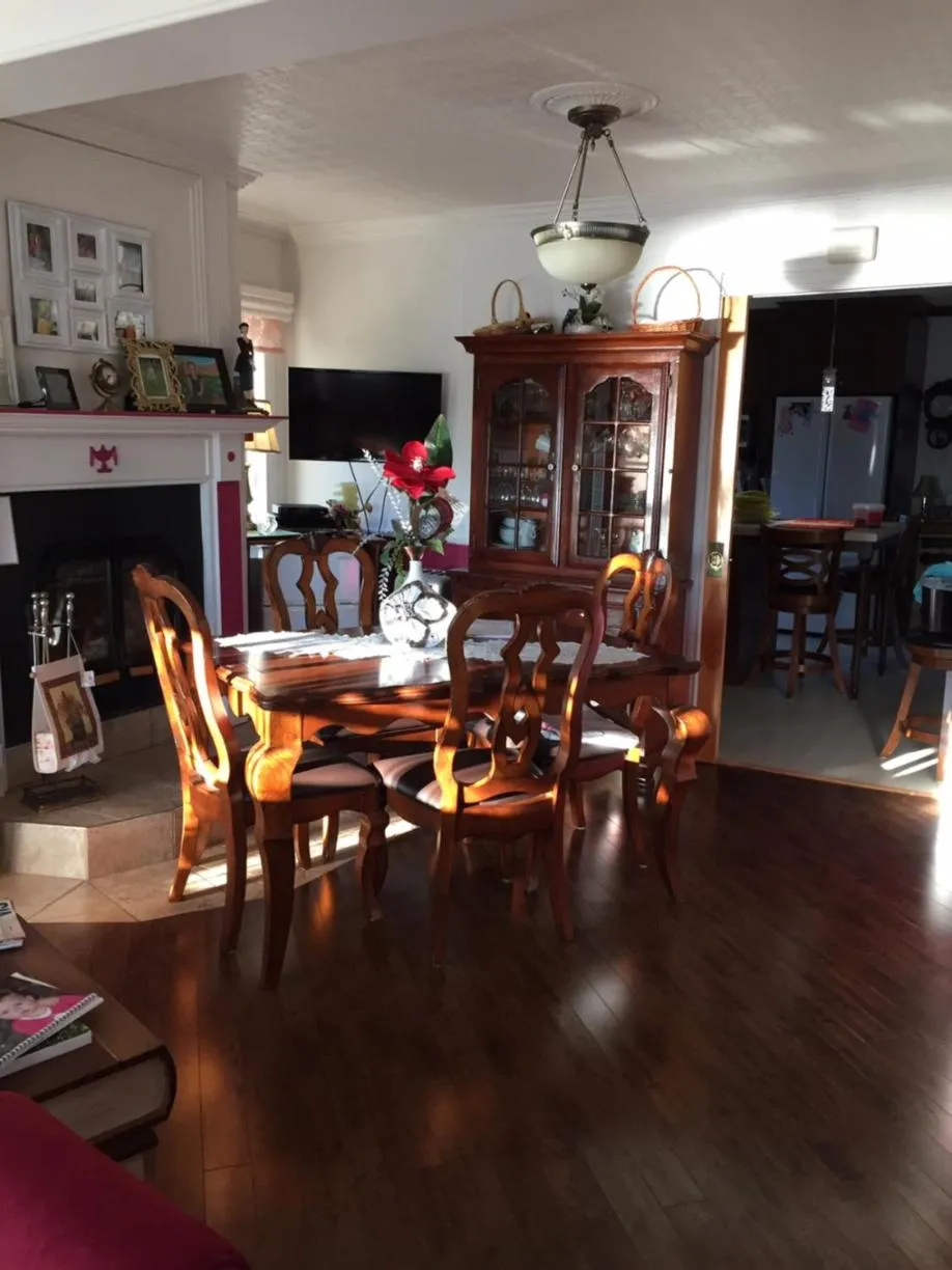 Dining area in gite des iles