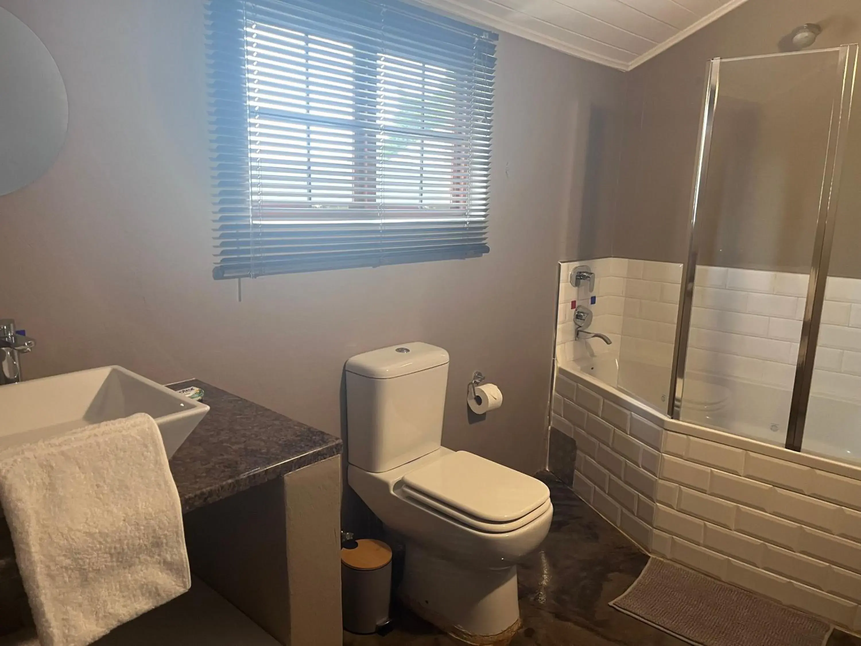 Double or Twin Room - single occupancy in Three Thymes Inn Double or Twin Room - single occupancy in Three Thymes Inn