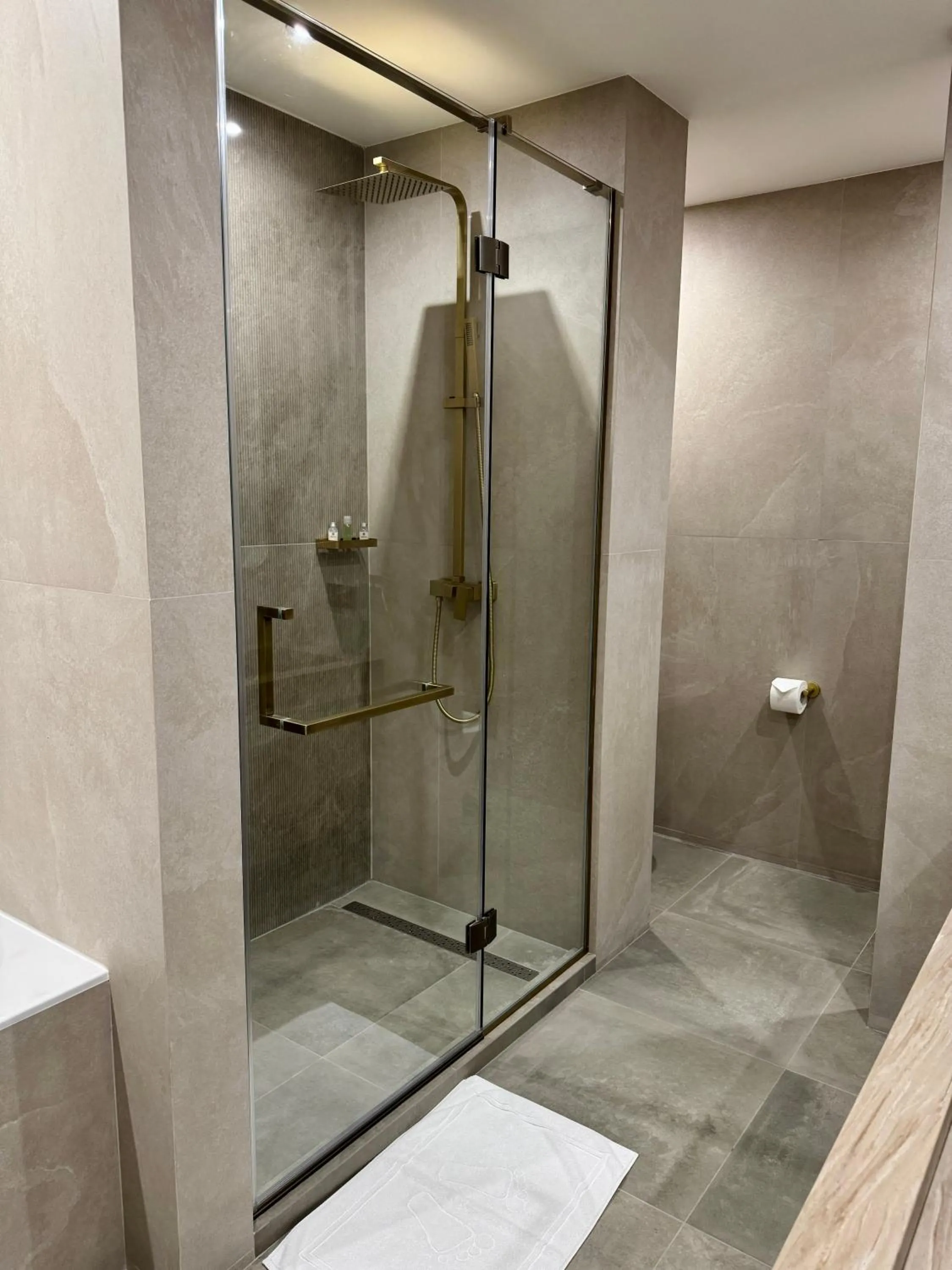 Shower in Donatello Boutique Hotel