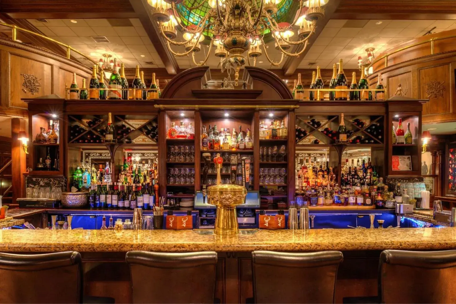 Restaurant/places to eat in The Madison Hotel Restaurant/places to eat in The Madison Hotel