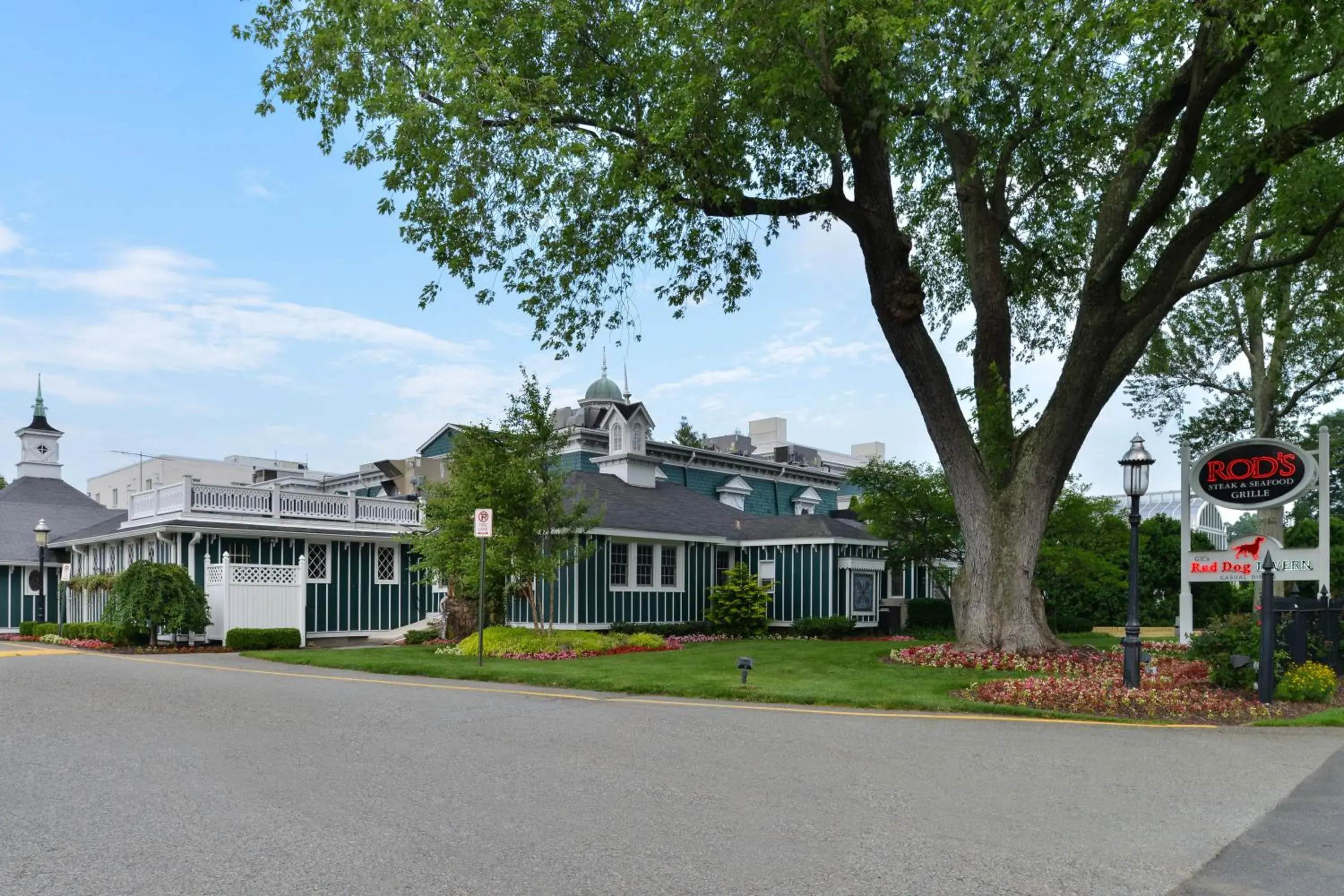 Property building in The Madison Hotel Property building in The Madison Hotel