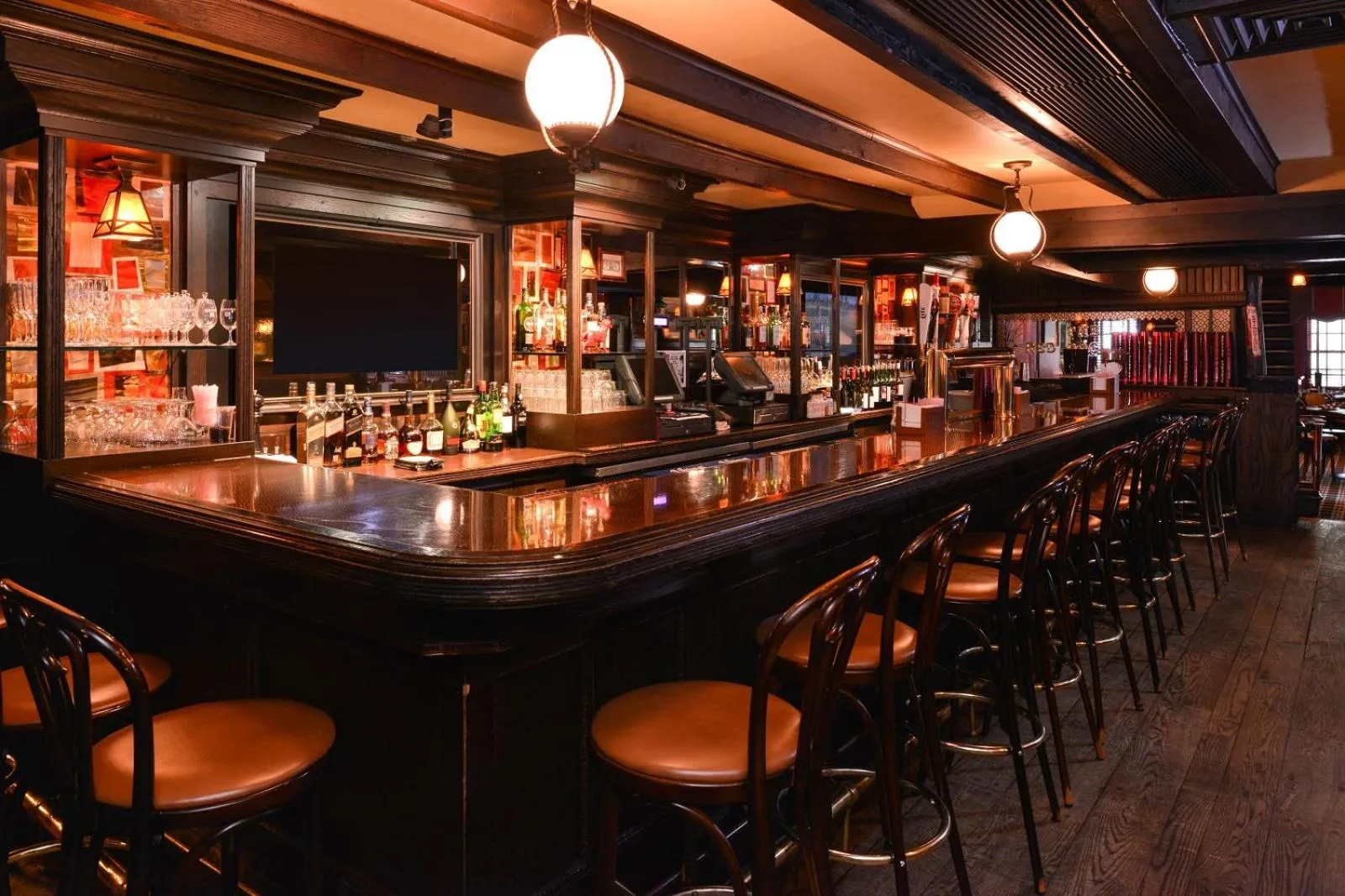 Restaurant/places to eat in The Madison Hotel