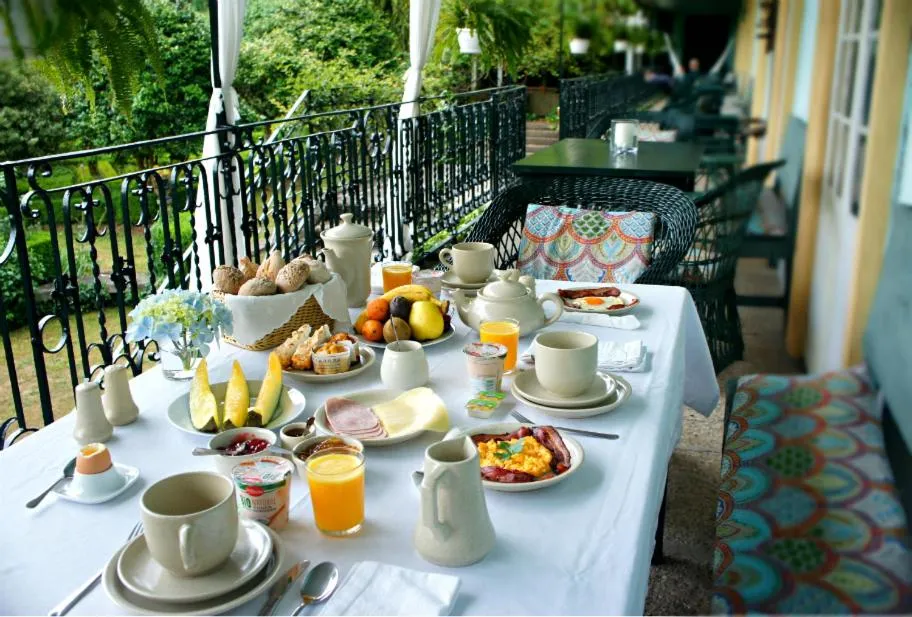 Breakfast in Casa de Sezim