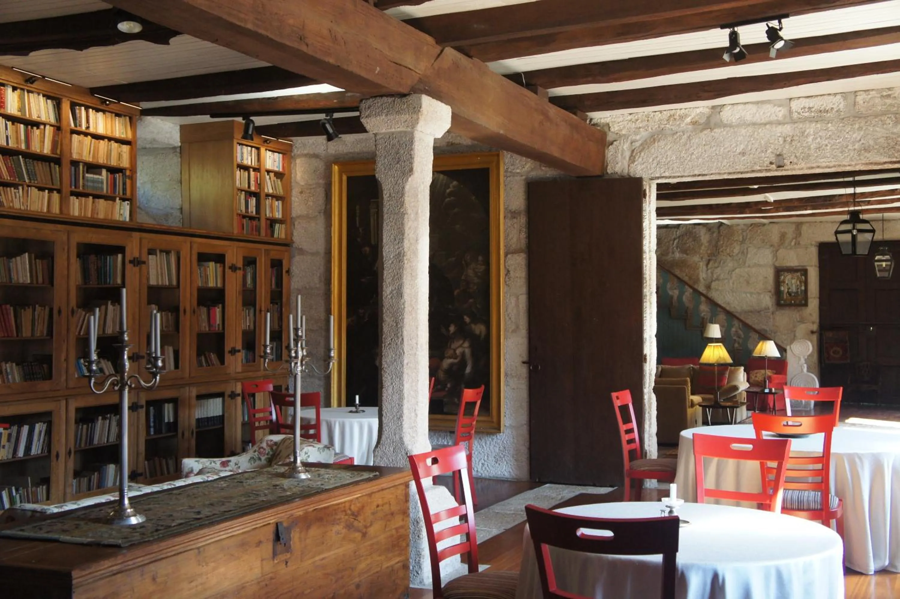 Restaurant/places to eat in Casa de Sezim