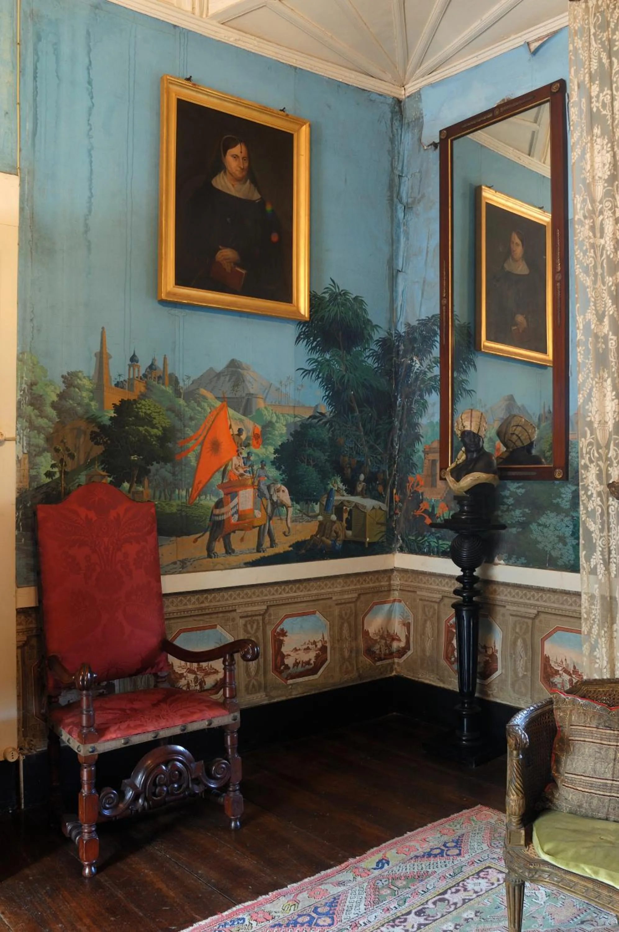 Decorative detail in Casa de Sezim