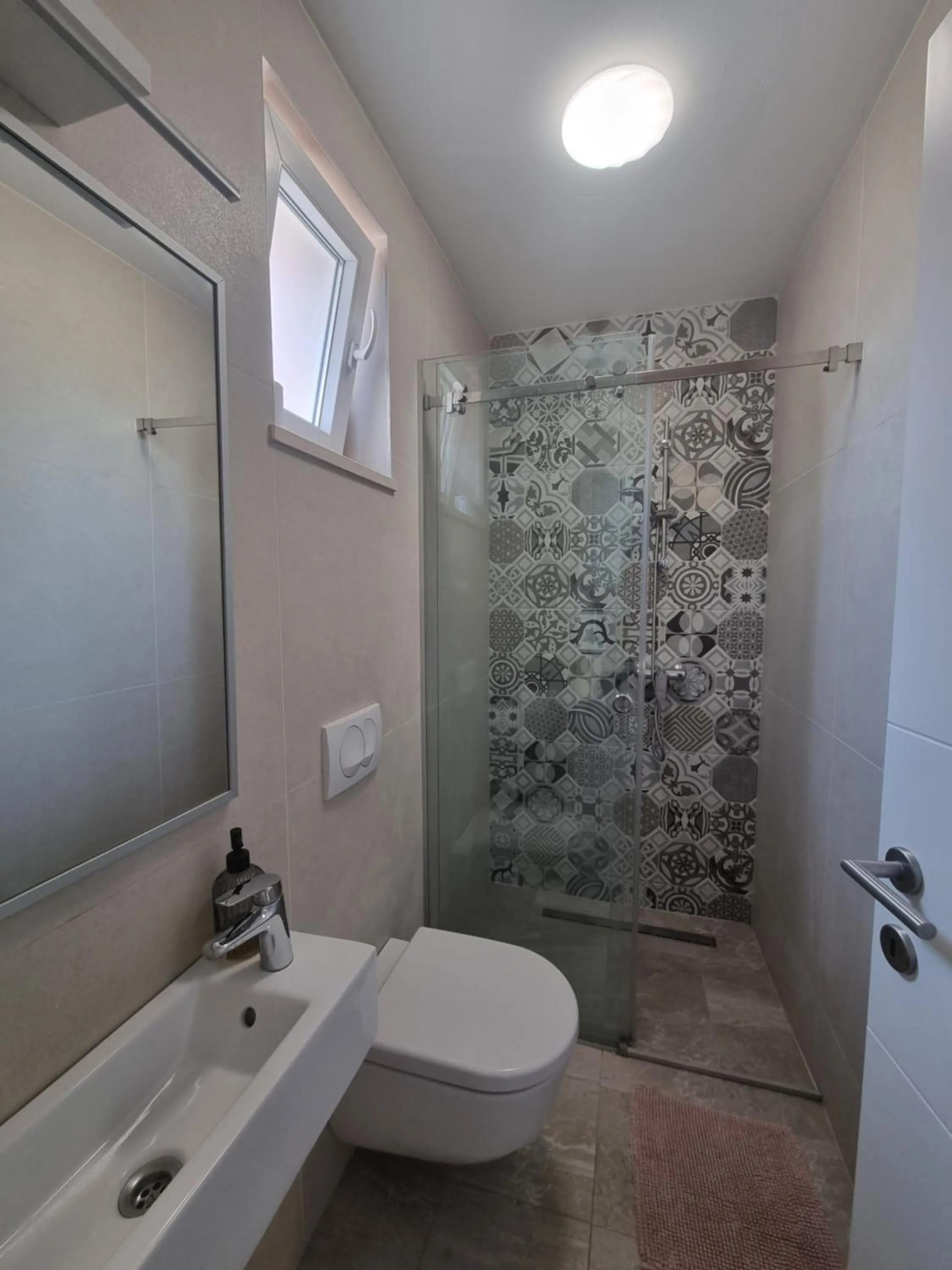 Shower in Apartments Ivanov