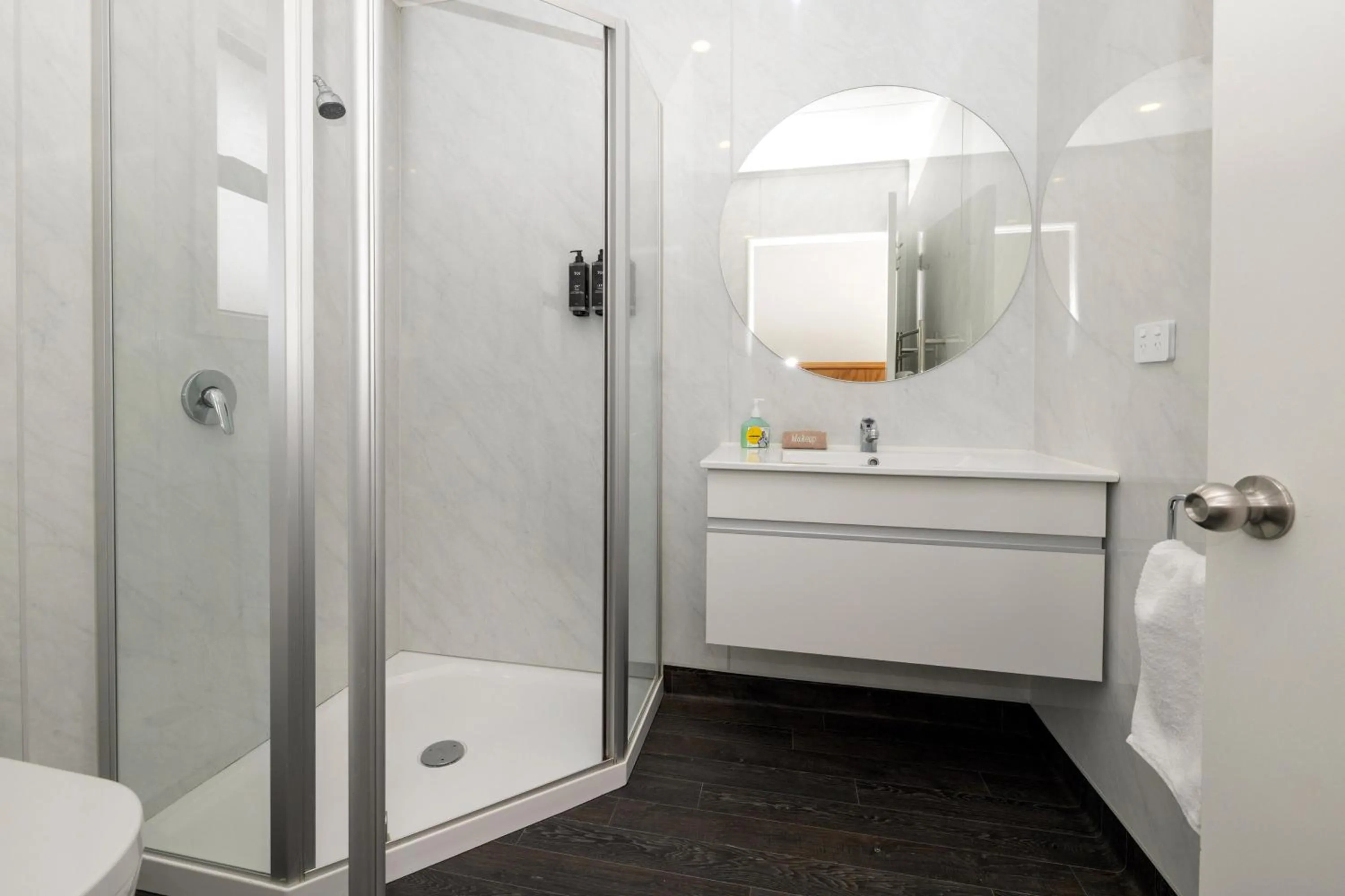 Shower in Motueka TOP 10 Holiday Park