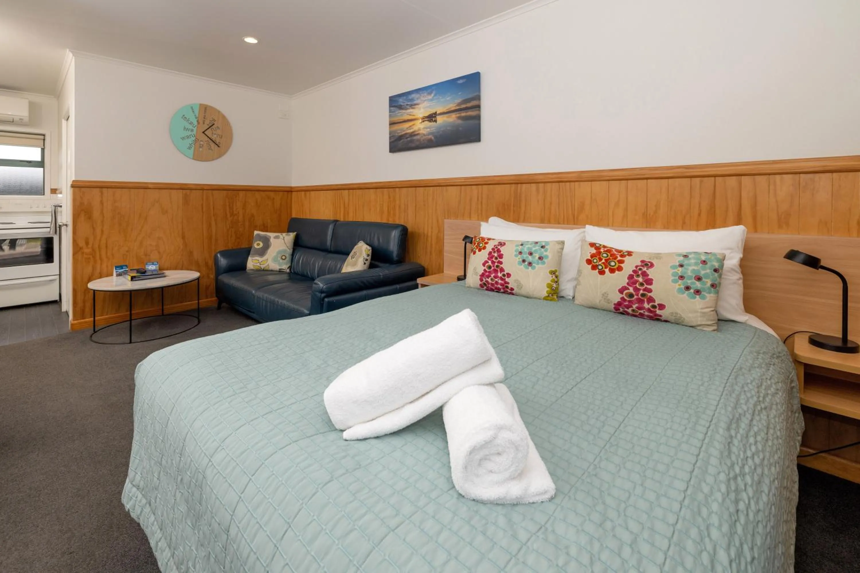 Bed in Motueka TOP 10 Holiday Park
