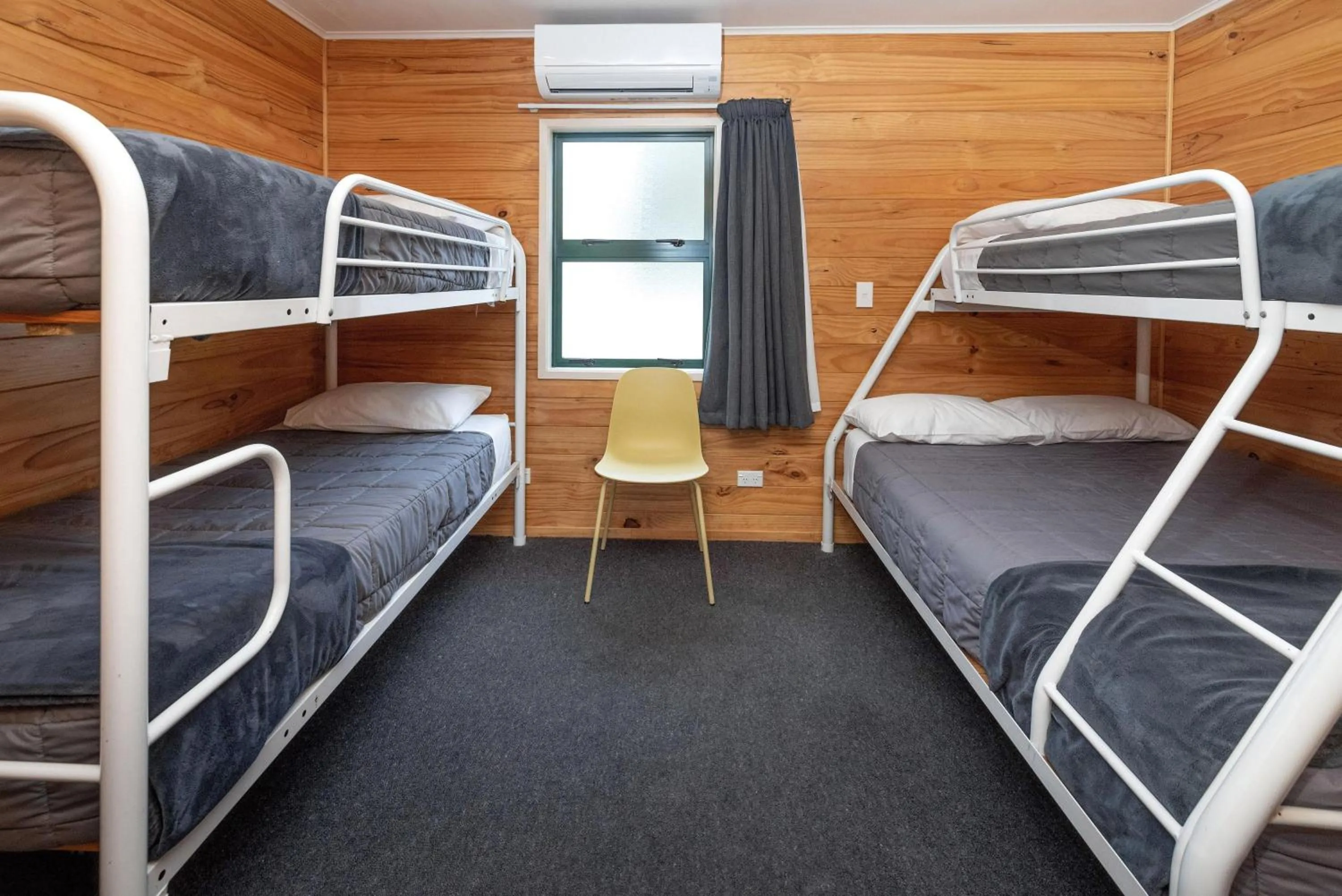 Bed in Motueka TOP 10 Holiday Park