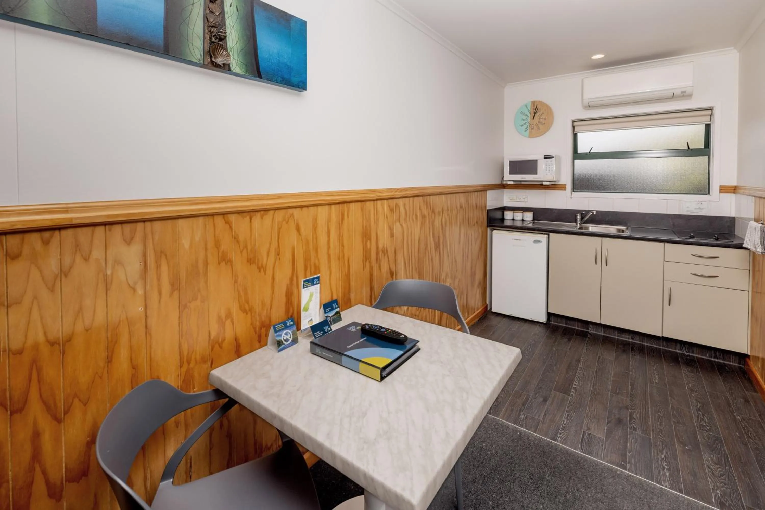 Kitchen or kitchenette in Motueka TOP 10 Holiday Park