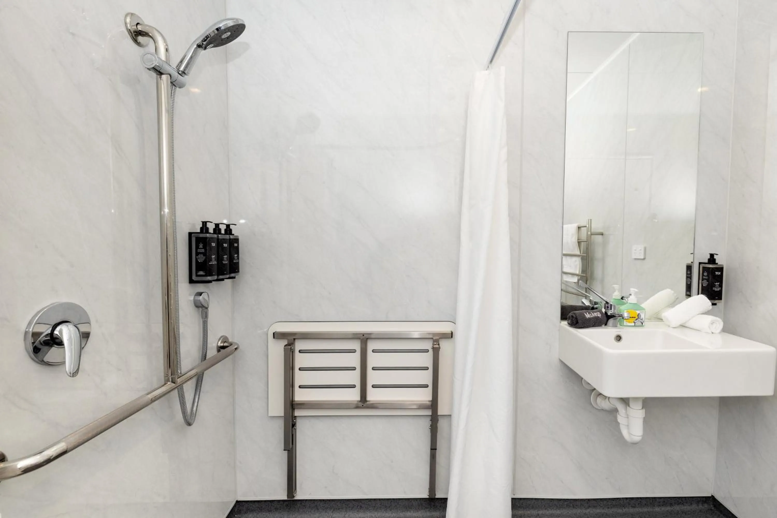 Shower in Motueka TOP 10 Holiday Park