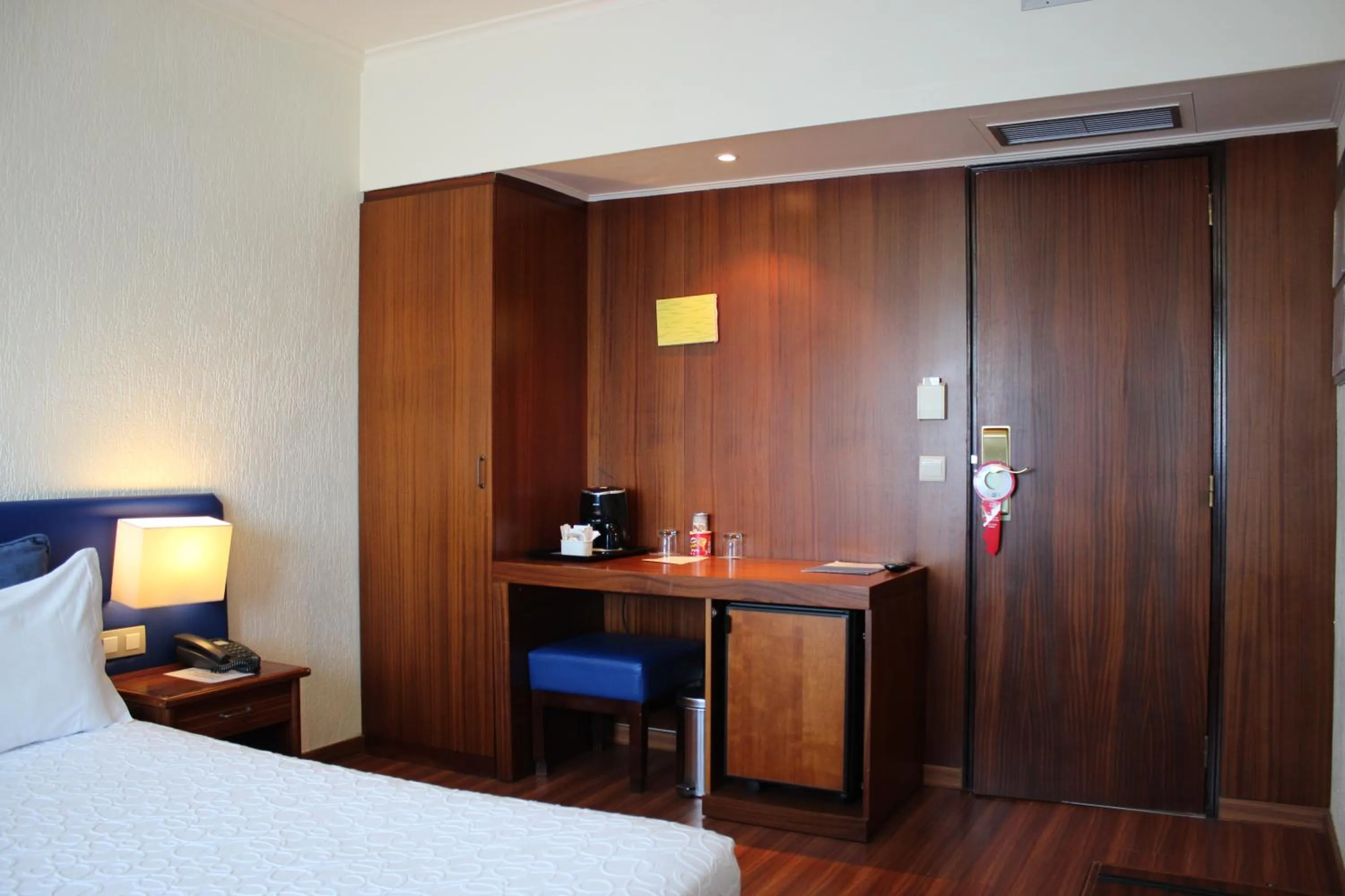 Coffee/tea facilities, Bed in Hotel A.S. Lisboa