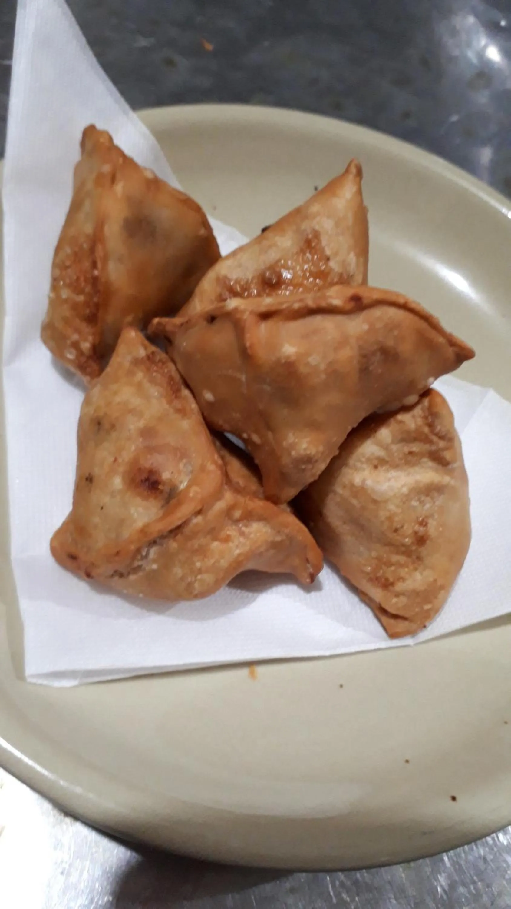 Restaurant/places to eat in Bistare Kana