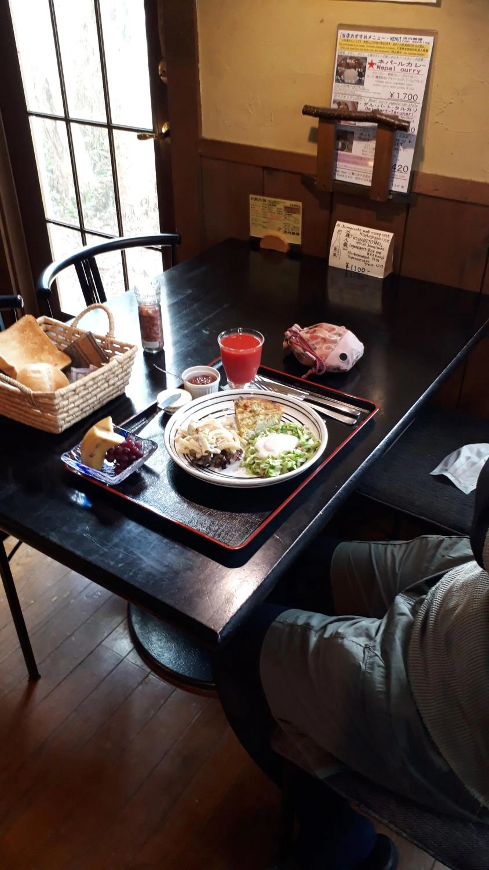 Breakfast in Bistare Kana