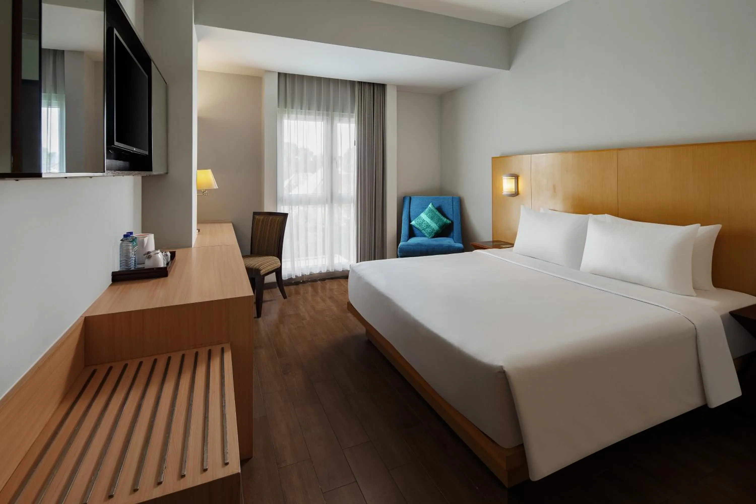 Bedroom, Bed in Hotel Santika Mataram