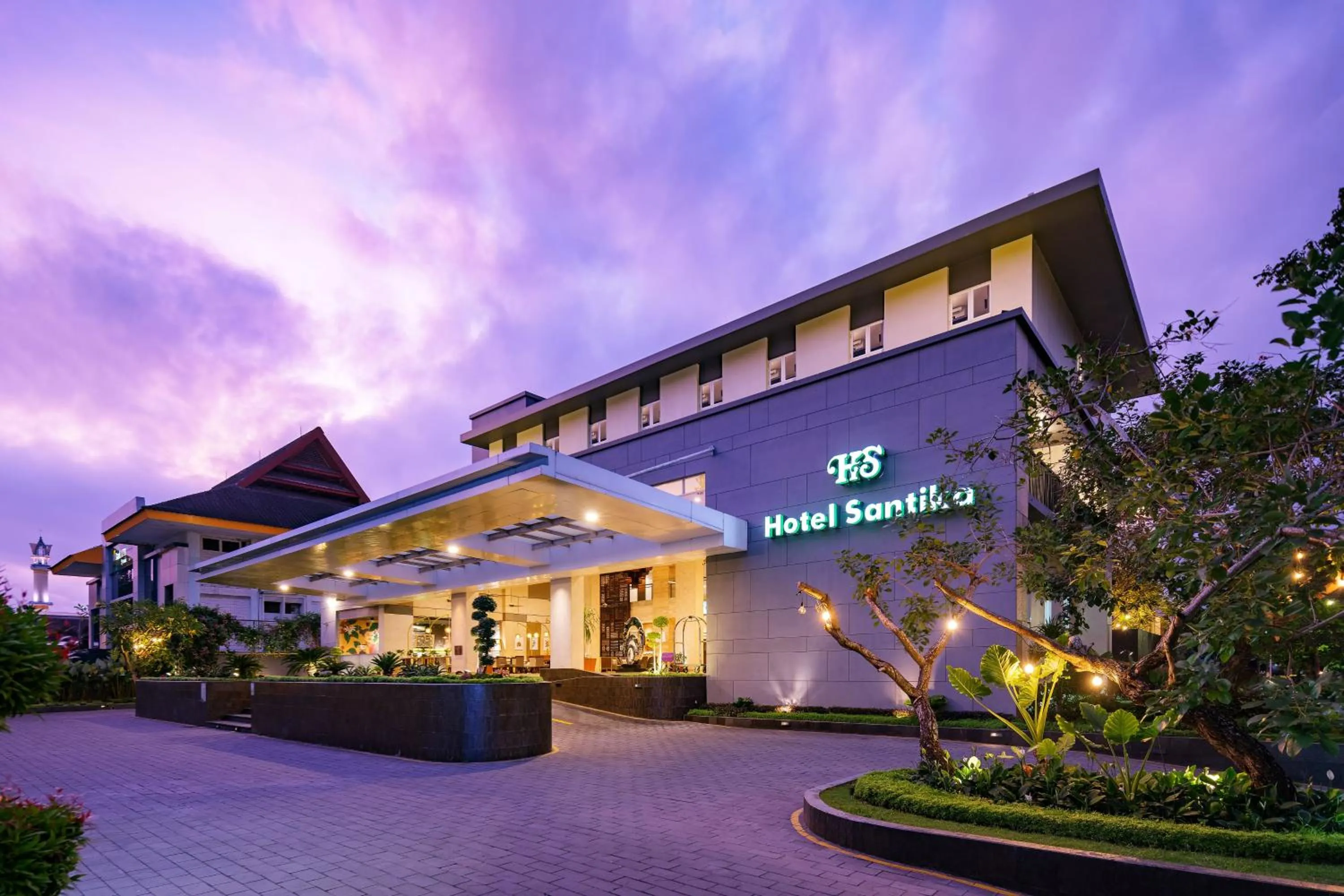 Property building in Hotel Santika Mataram