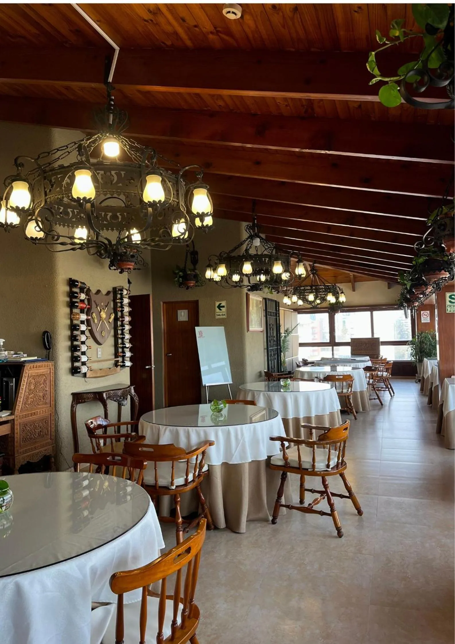 Restaurant/places to eat in Hotel El Marqués