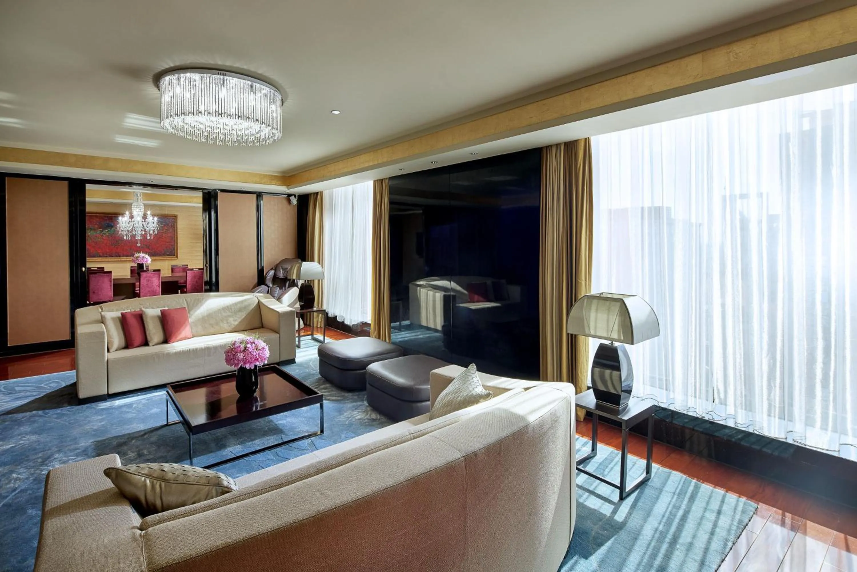 Living room in Fairmont Beijing - 20 minutes to Forbidden City by metro