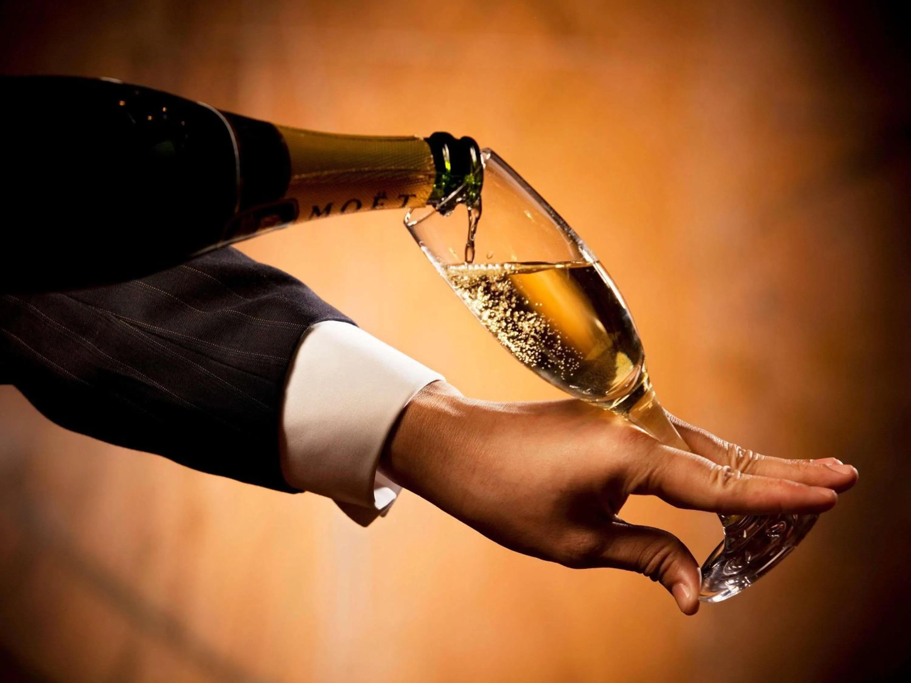 Lounge or bar in Fairmont Beijing - 20 minutes to Forbidden City by metro