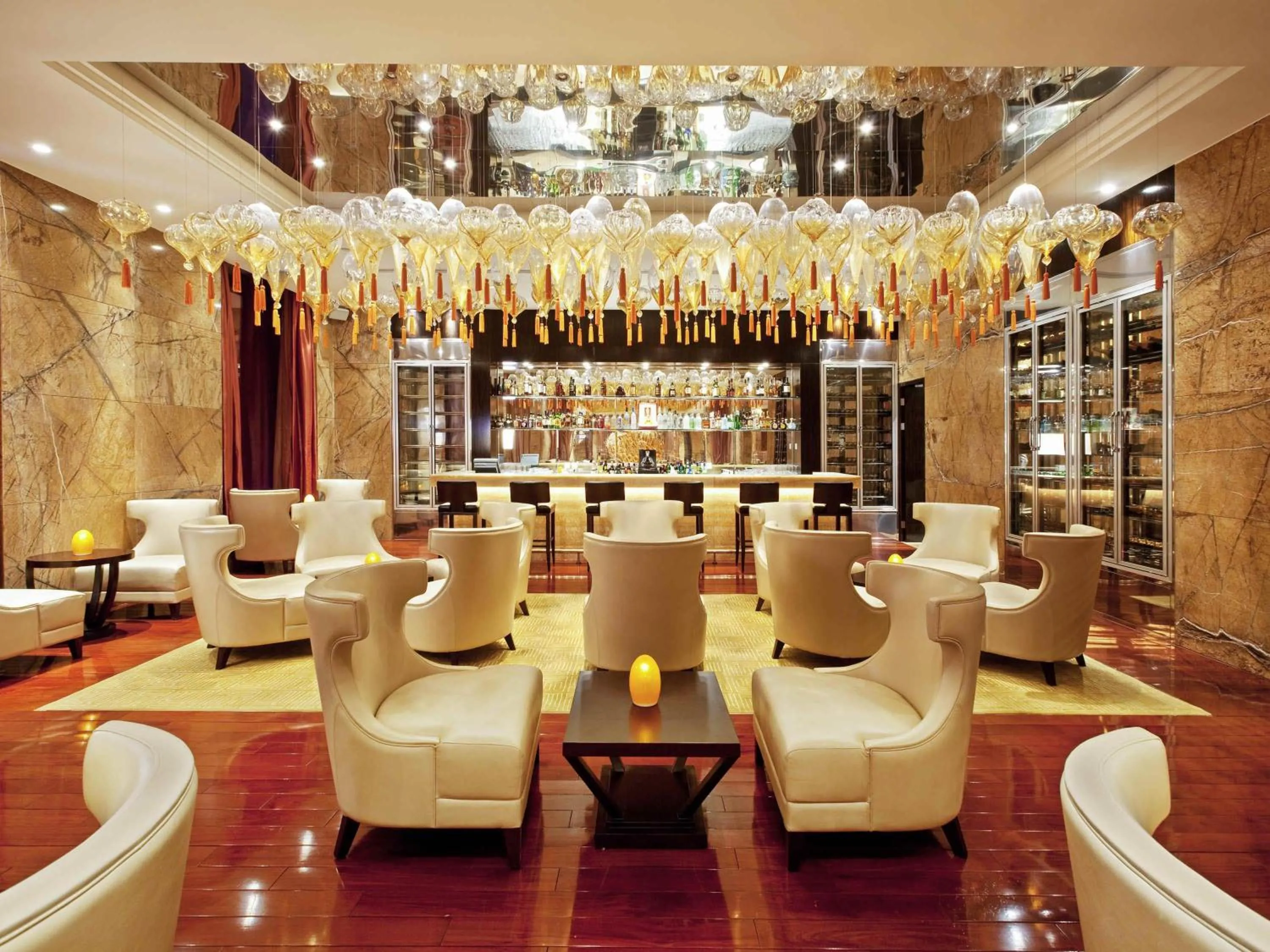 Lounge or bar in Fairmont Beijing - 20 minutes to Forbidden City by metro