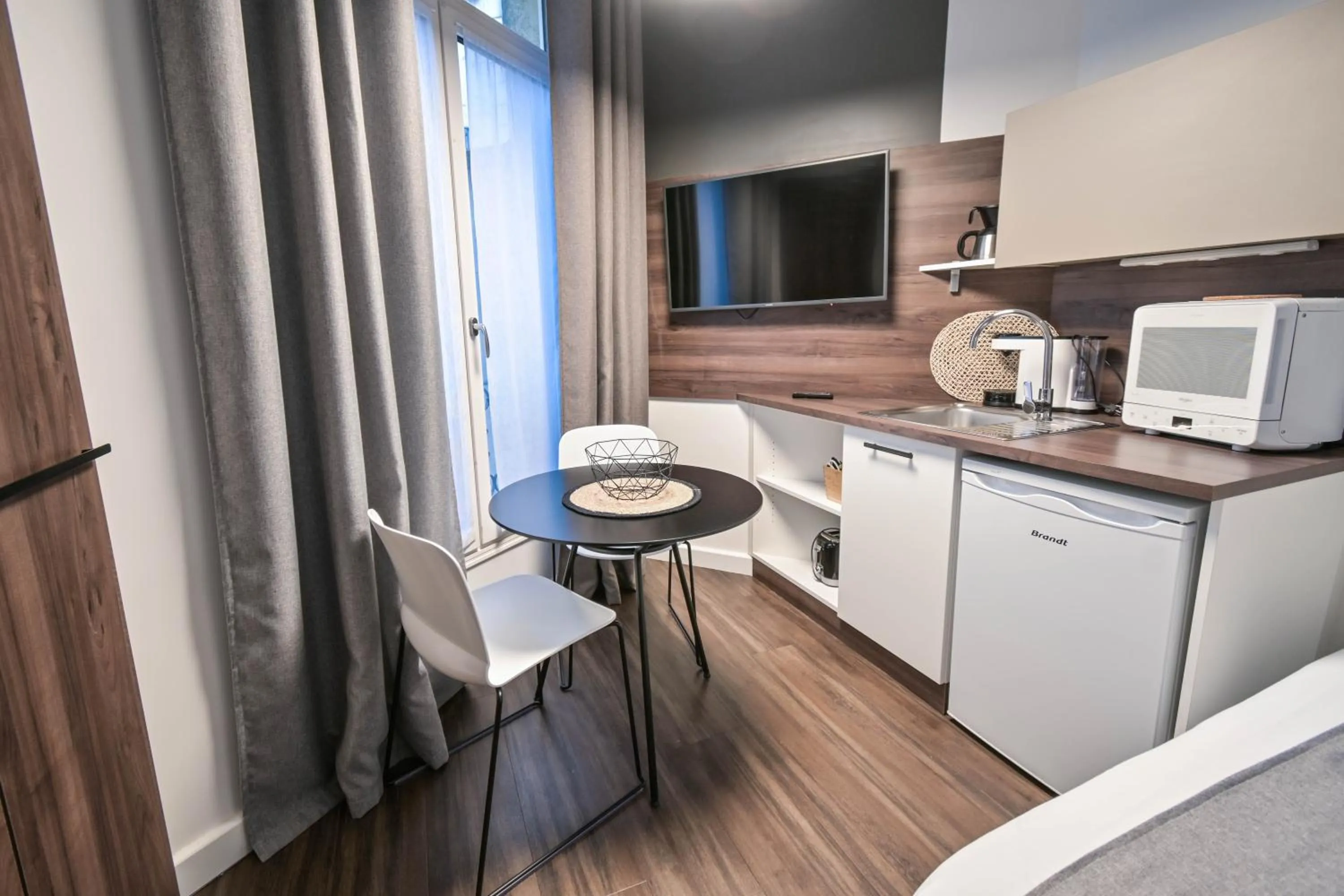 Kitchen or kitchenette in Les cles du 27 Paris